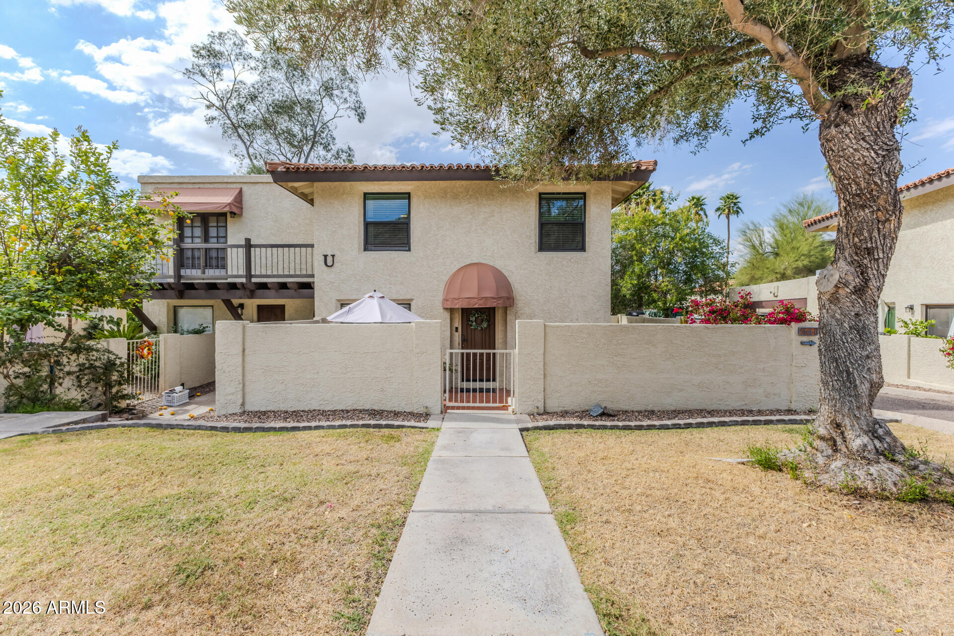 7640 N DREAMY DRAW Drive 3, Phoenix, AZ 85020 — Photo 1 of 33