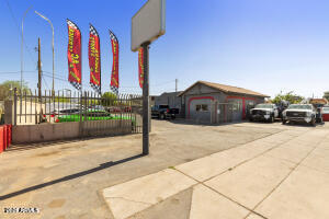 507 E BROADWAY Road, Phoenix, AZ 85040 — Photo 1 of 12