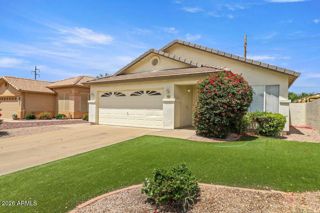 172 W SHANNON Street, Gilbert, AZ 85233 — Photo 1 of 28