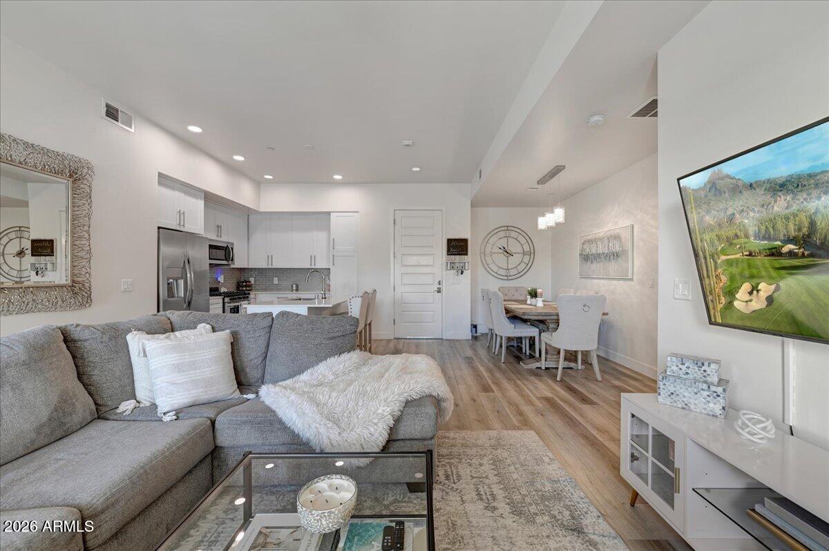 7300 E EARLL Drive 1013, Scottsdale, AZ 85251 — Photo 1 of 36