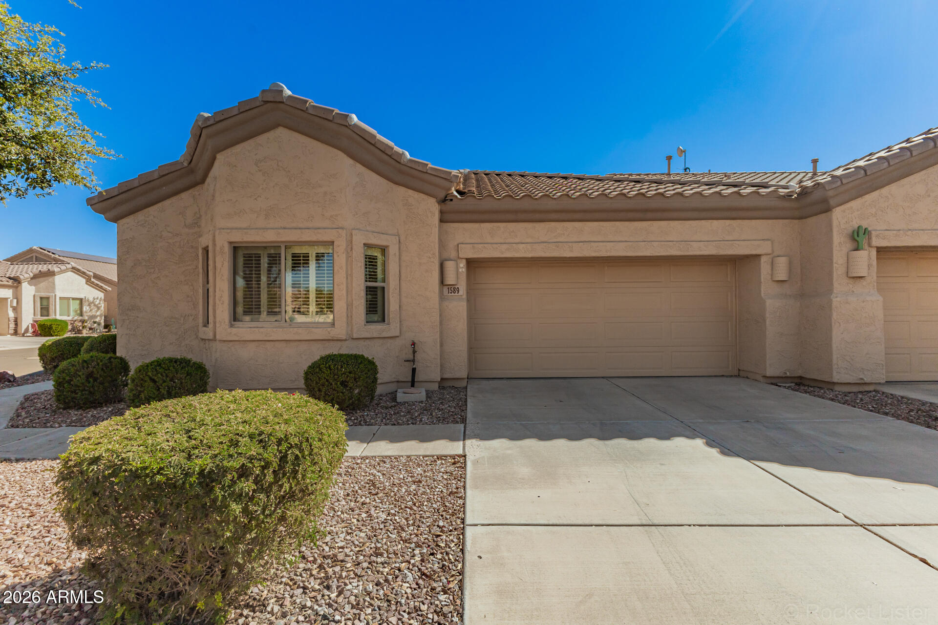 1589 E MANOR Drive, Casa Grande, AZ 85122 — Photo 1 of 28