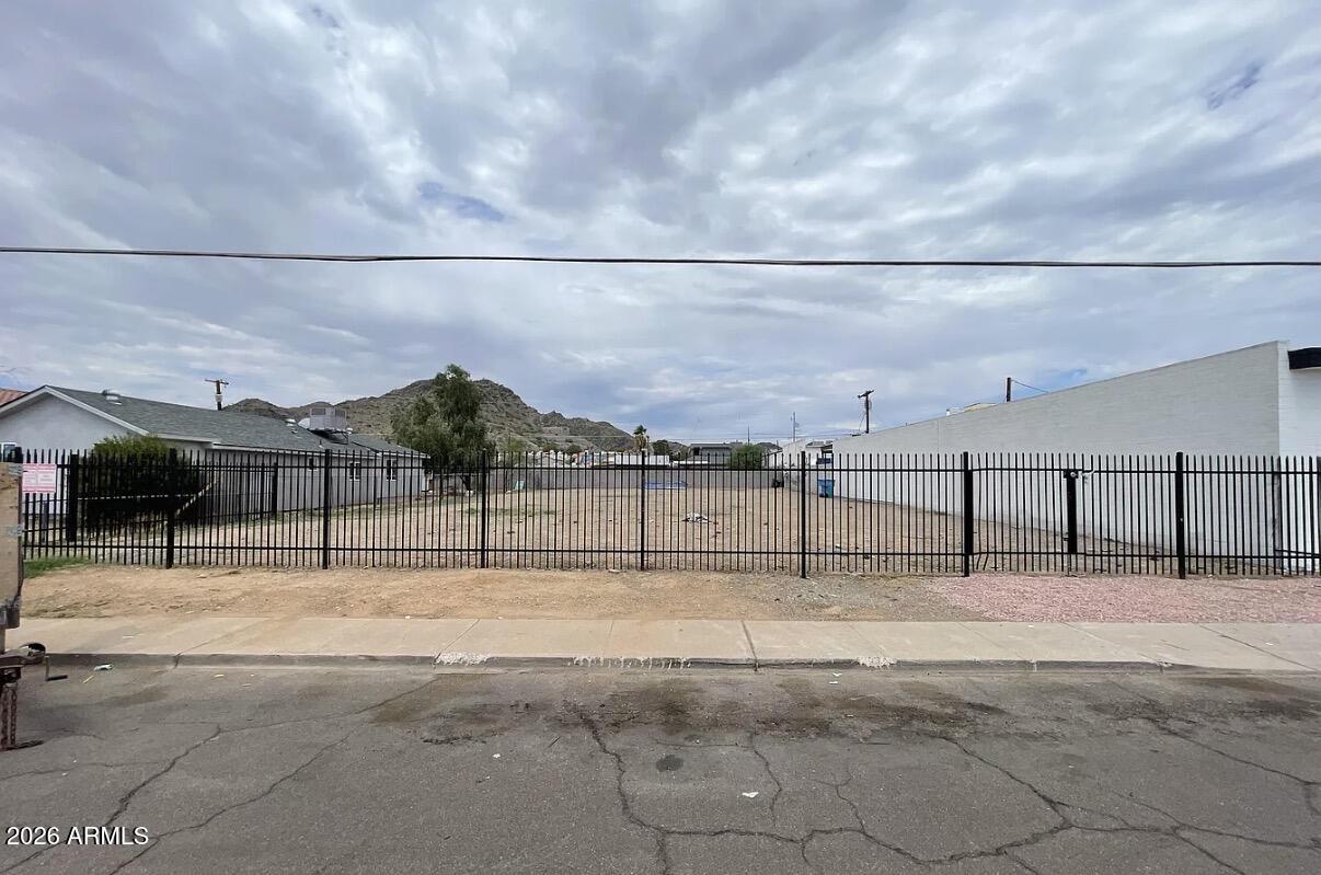 536 E VOGEL Avenue -, Phoenix, AZ 85020 — Photo 1 of 6
