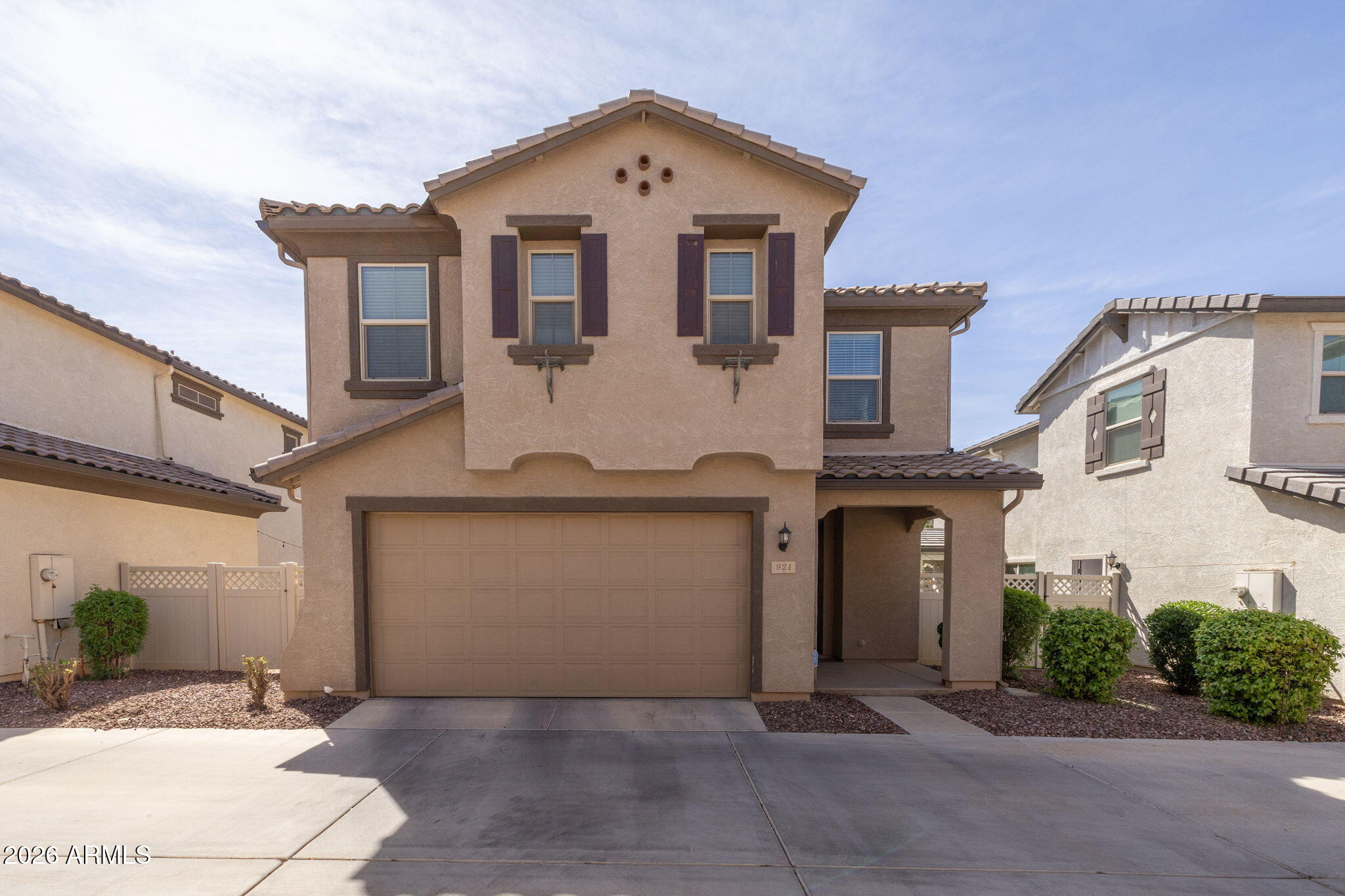 921 S SWALLOW Lane, Gilbert, AZ 85296 — Photo 1 of 36