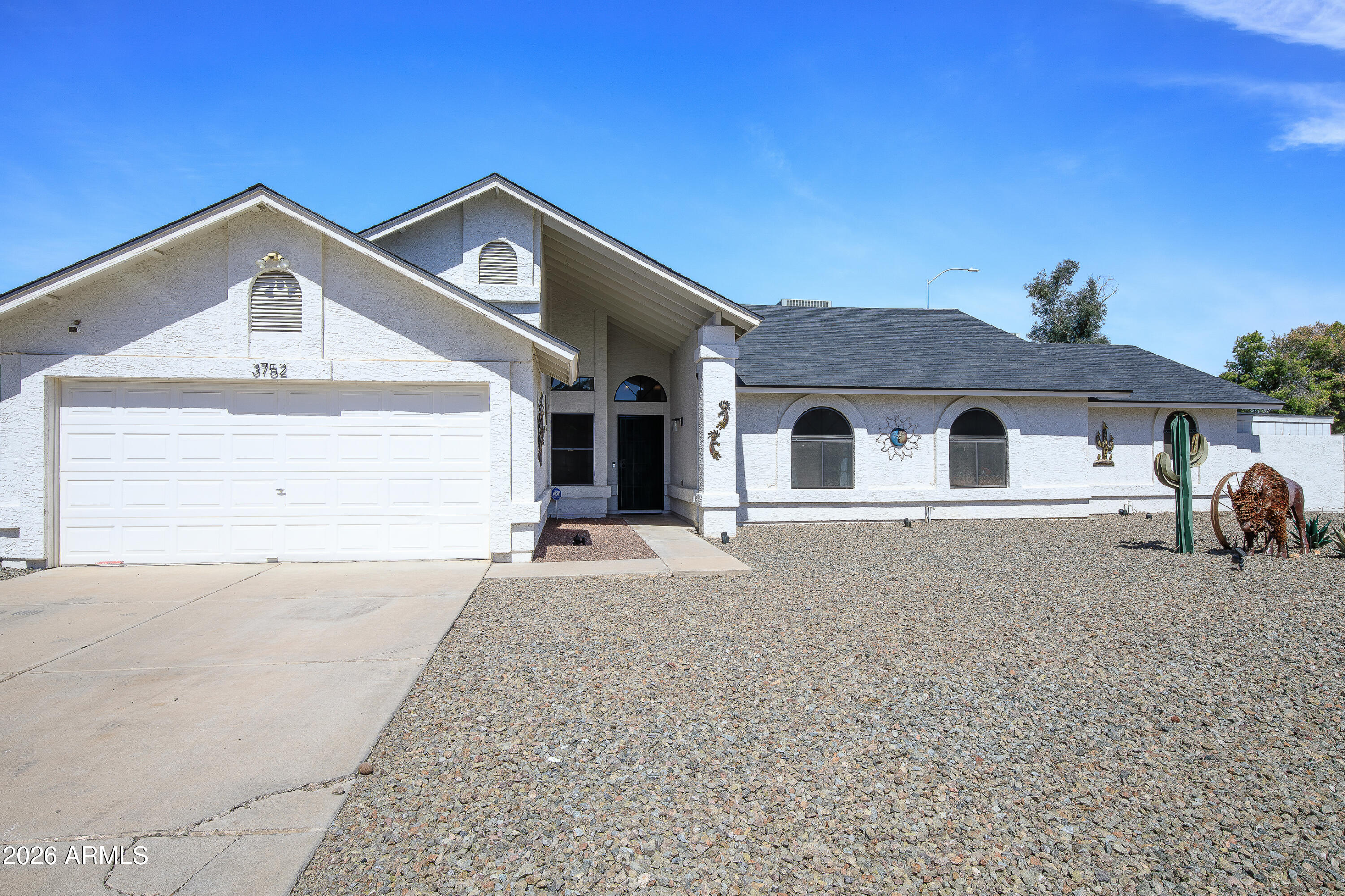 3752 E EMERALD Avenue, Mesa, AZ 85206 — Photo 1 of 37