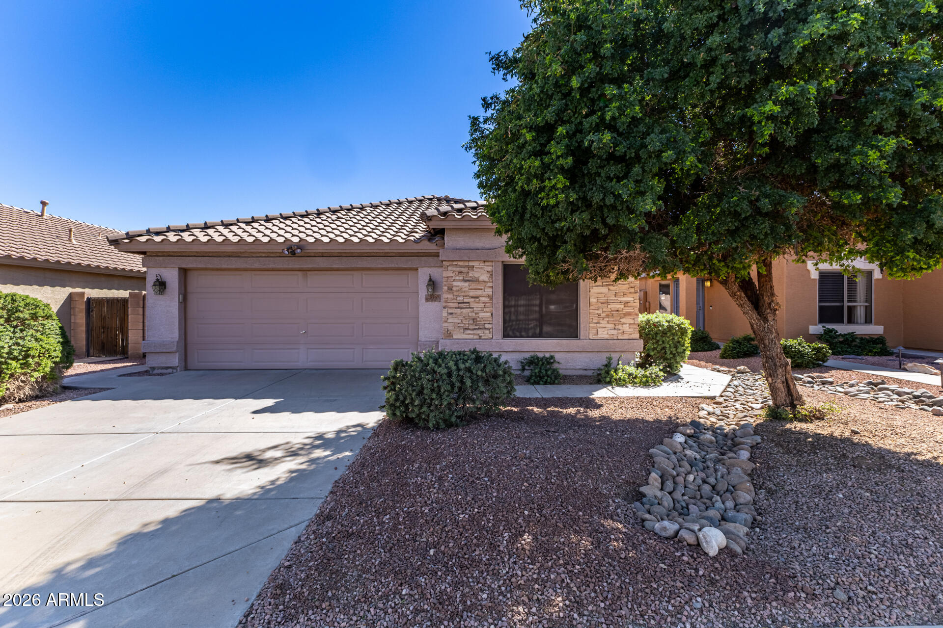 15847 W SAGUARO Lane W, Surprise, AZ 85374 — Photo 1 of 26