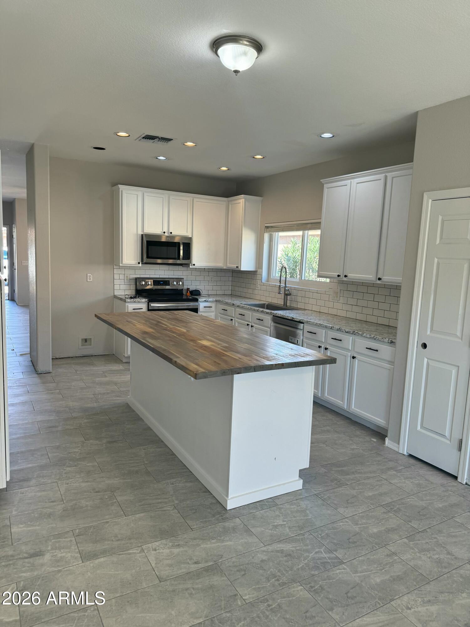 659 W JAHNS Court, Casa Grande, AZ 85122 — Photo 1 of 17