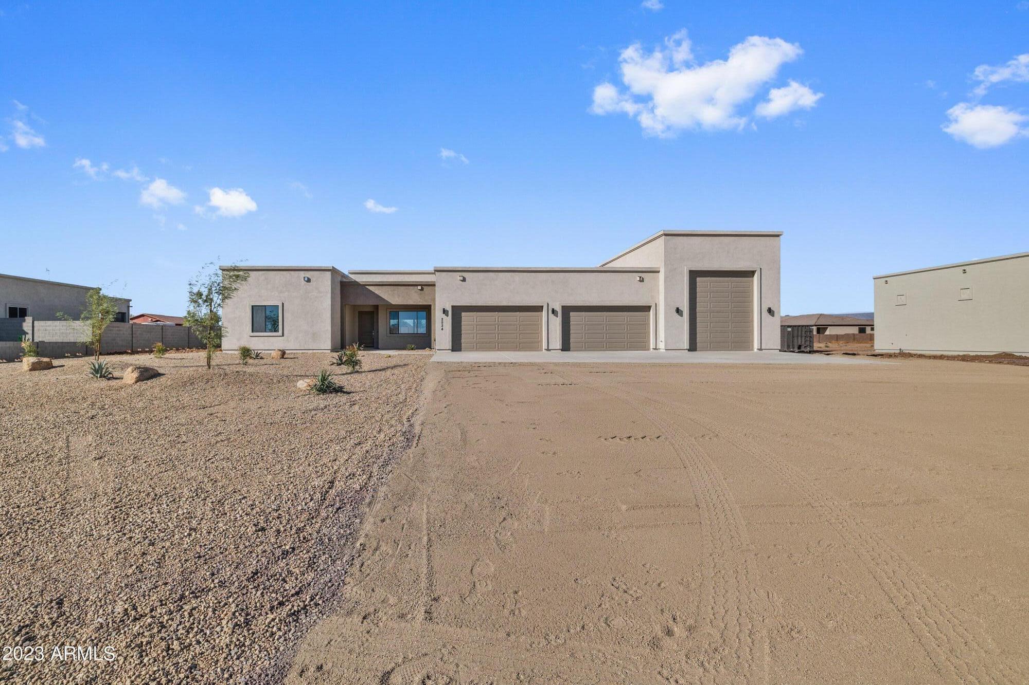 2534 W FERNWOOD Drive, Phoenix, AZ 85086 — Photo 1 of 40