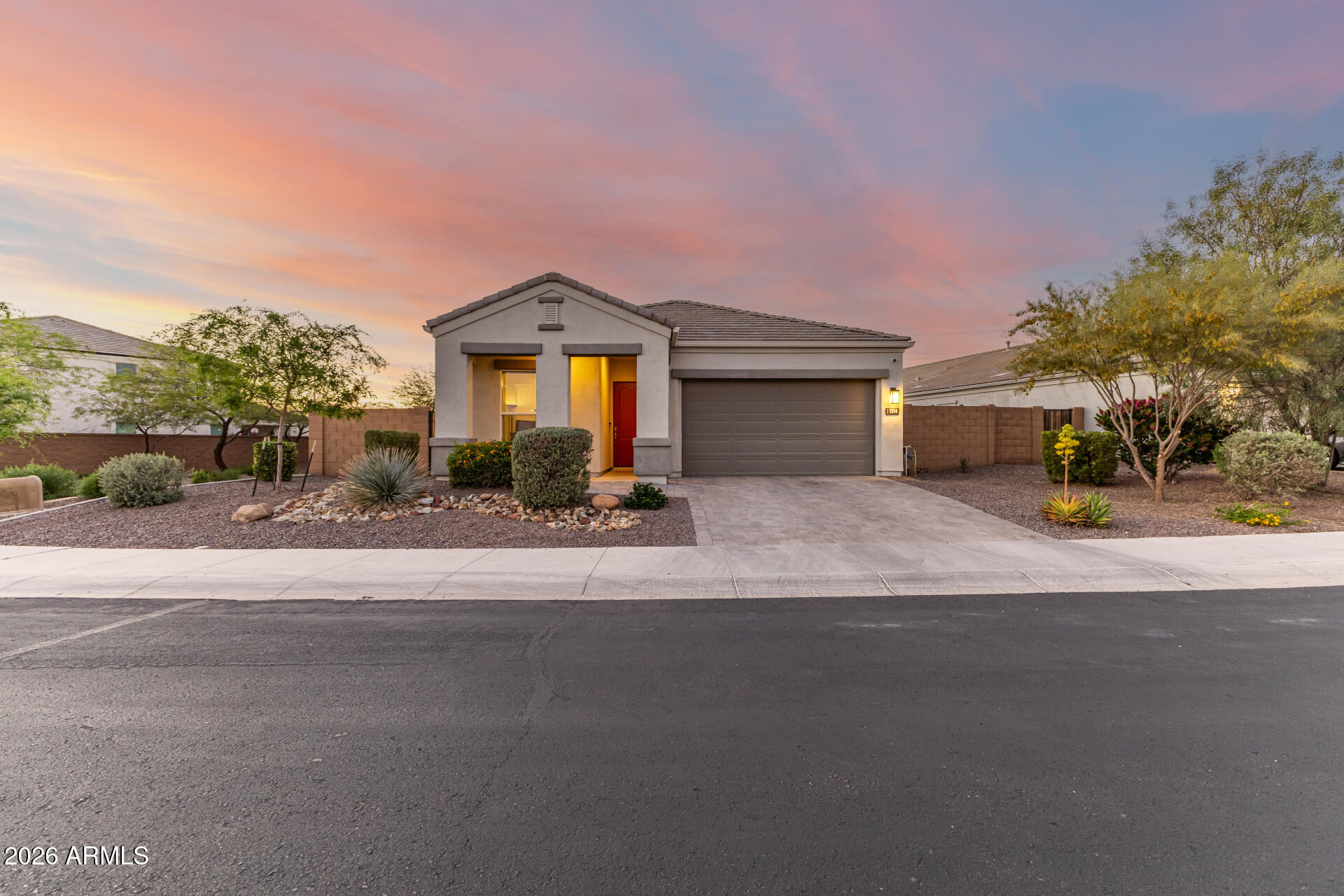 2314 E QUESTA Drive, Phoenix, AZ 85024 — Photo 1 of 36