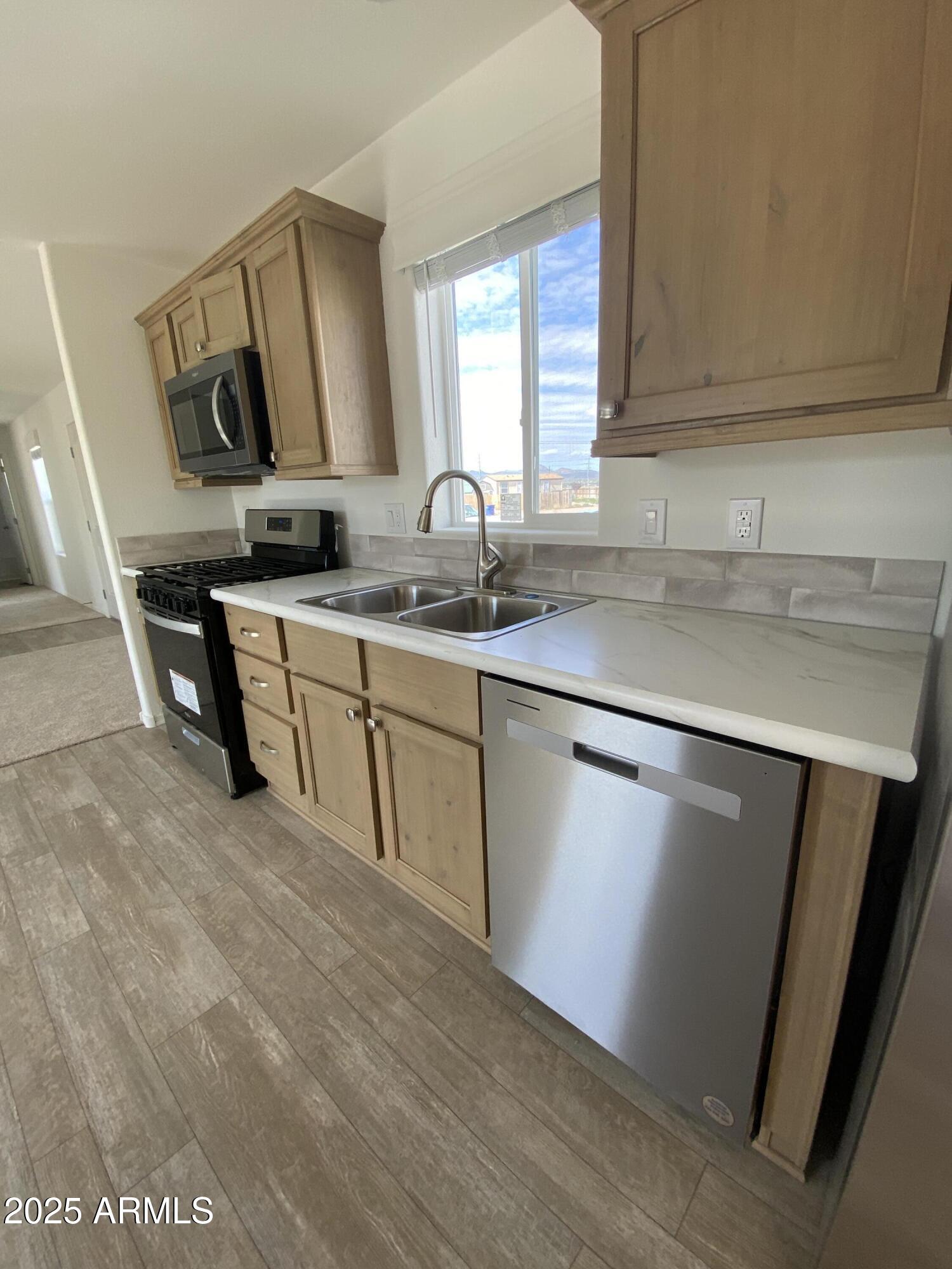 Thumbnail 37
