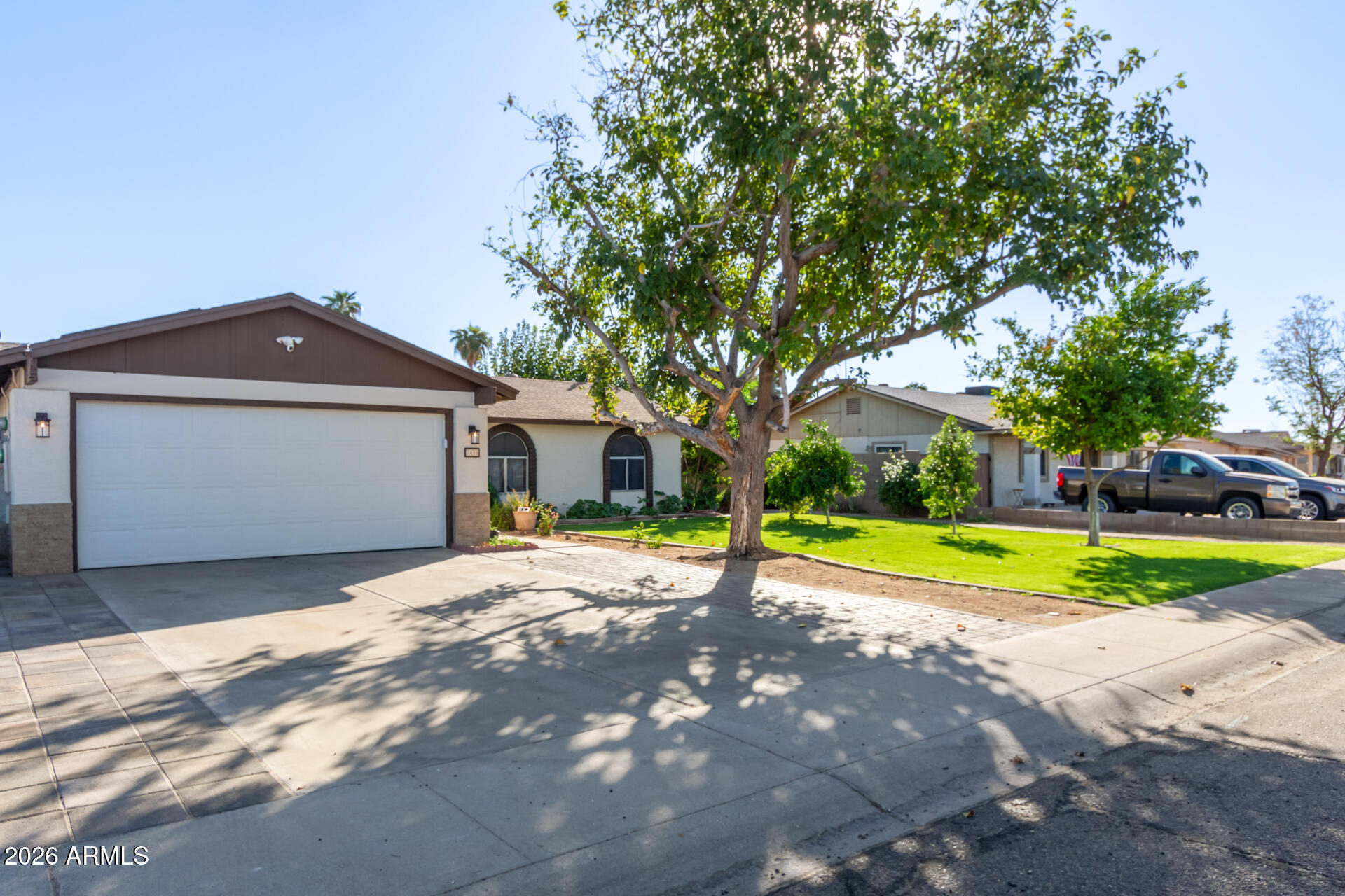 7411 W VOGEL Avenue, Peoria, AZ 85345 — Photo 1 of 12