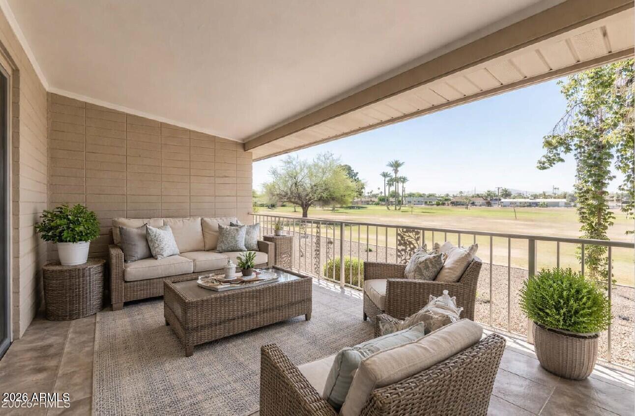10847 N FAIRWAY Court E 10847, Sun City, AZ 85351 — Photo 1 of 37
