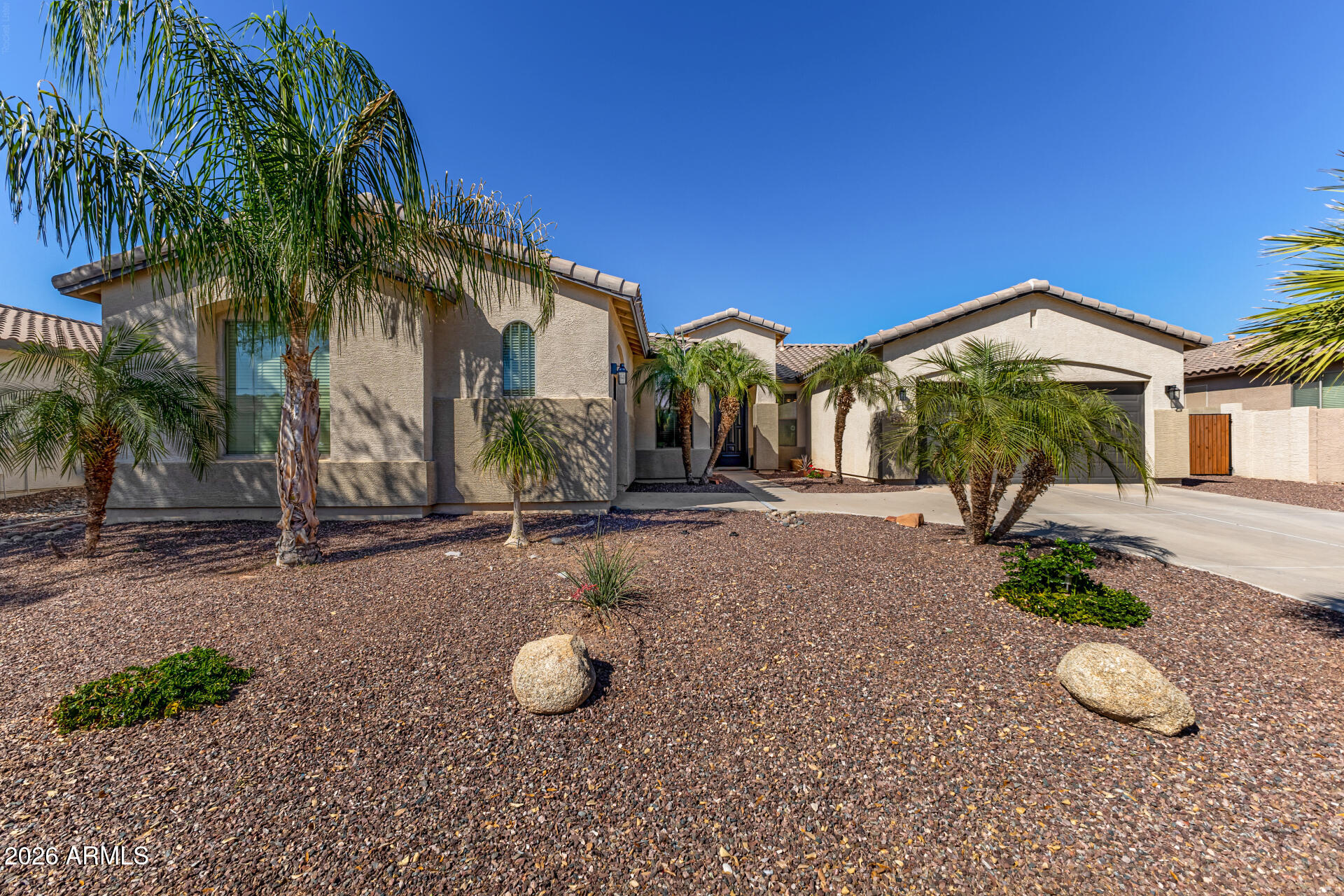 3370 E HORSESHOE Drive, Chandler, AZ 85249 — Photo 1 of 53