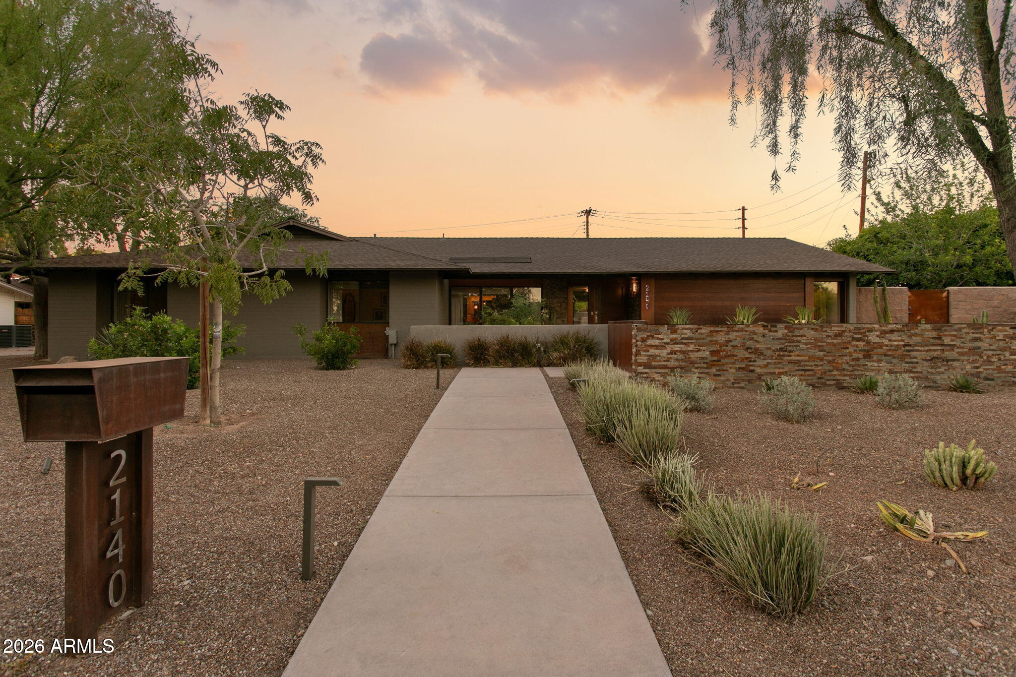 2140 E SOLANO Drive, Phoenix, AZ 85016 — Photo 1 of 41