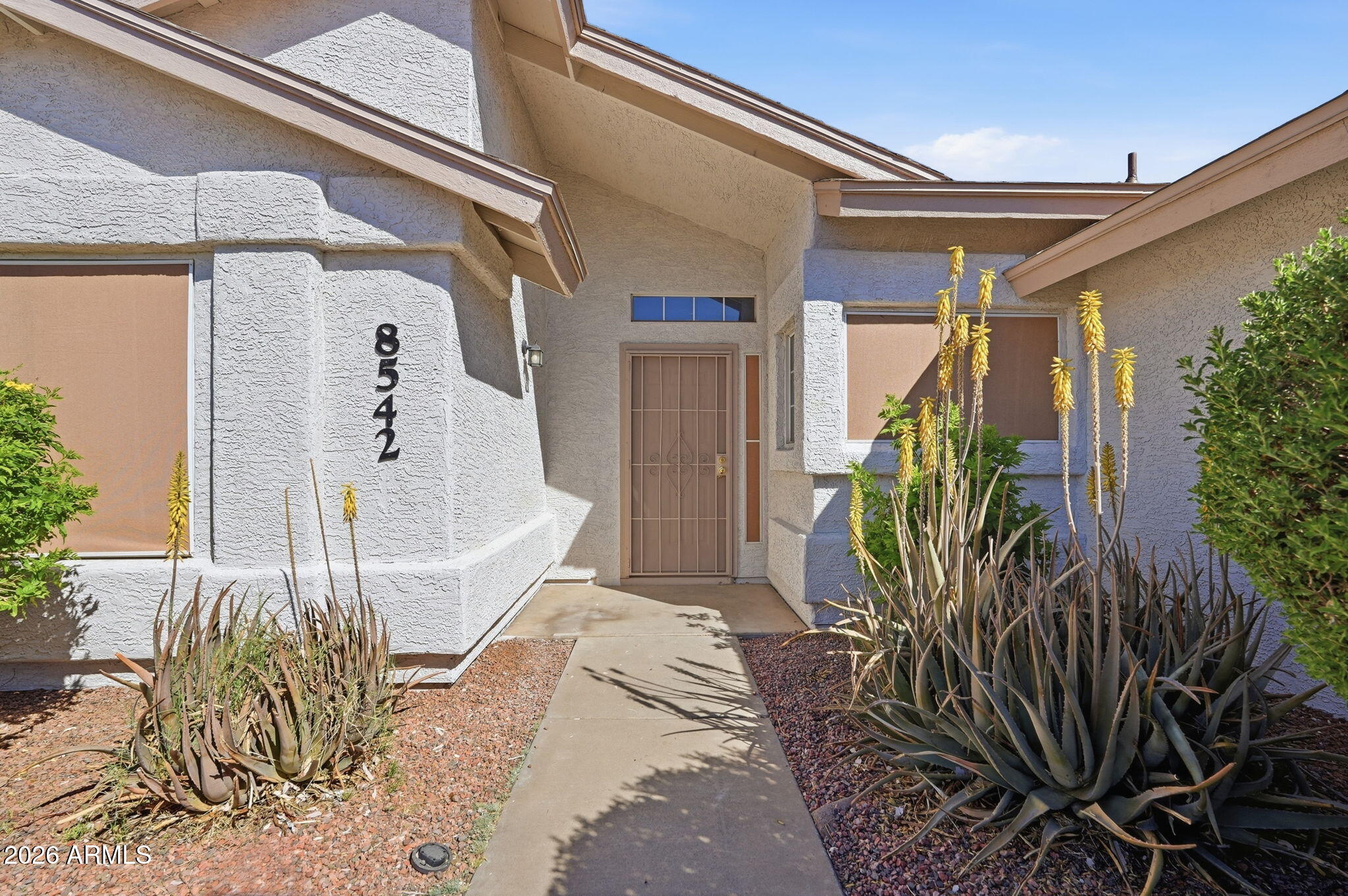 8542 W OREGON Avenue, Glendale, AZ 85305 — Photo 1 of 34