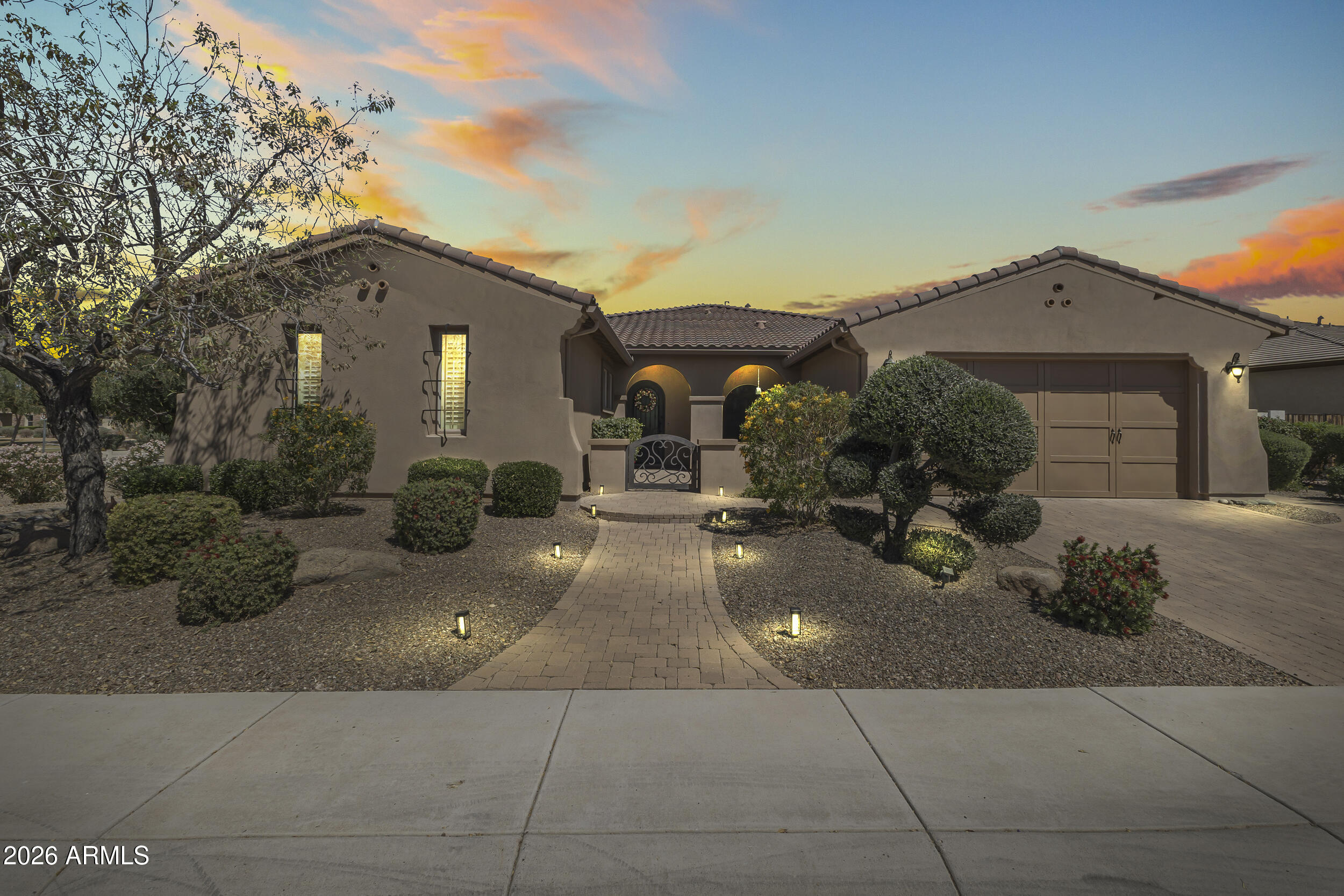 3664 E HORSESHOE Drive, Chandler, AZ 85249 — Photo 1 of 31