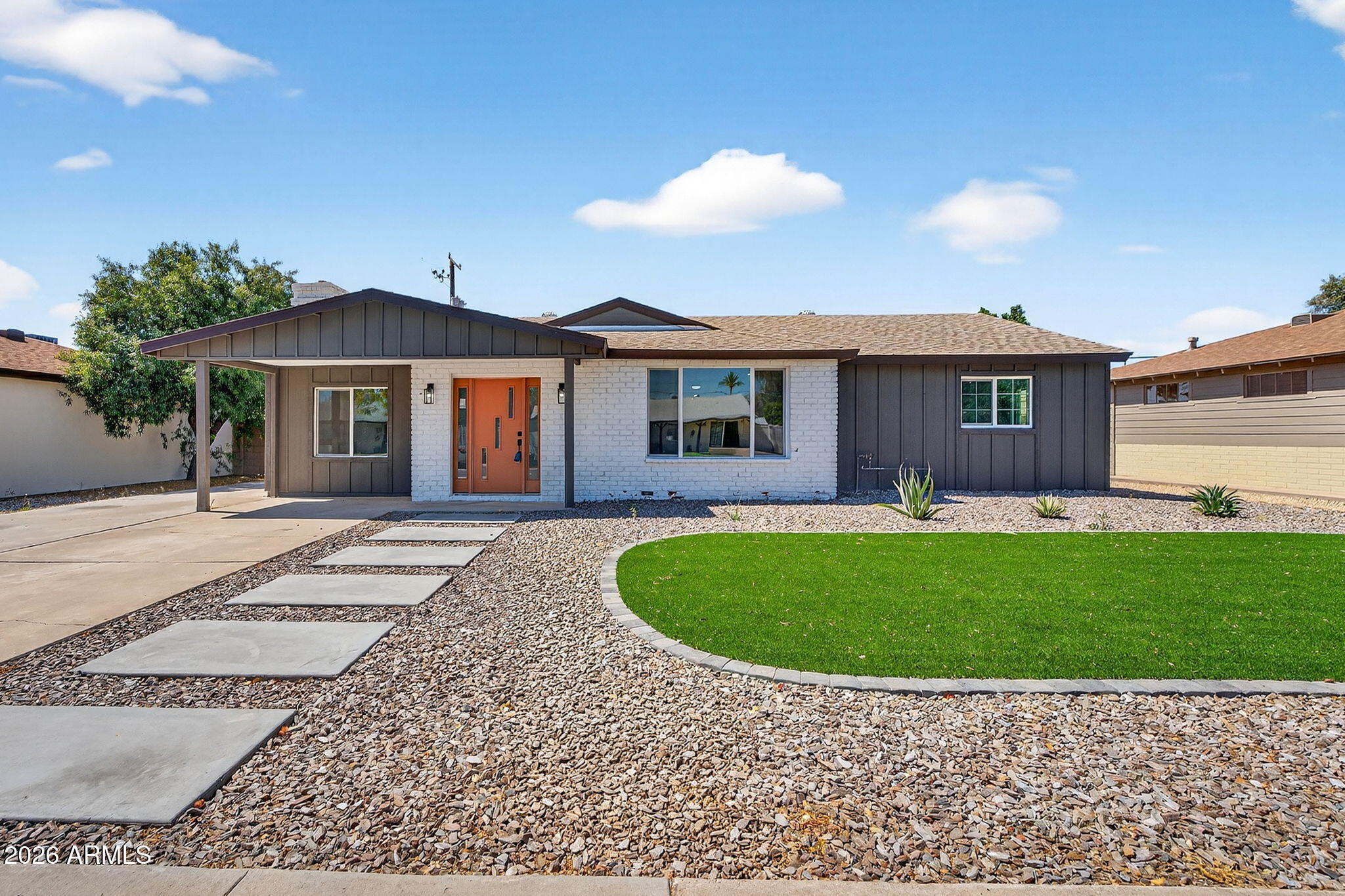 5724 N 13TH Place, Phoenix, AZ 85014 — Photo 1 of 28