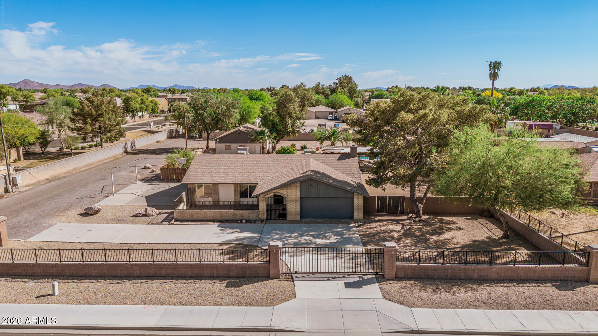 13143 E OCOTILLO Road, Chandler, AZ 85249 — Photo 1 of 36