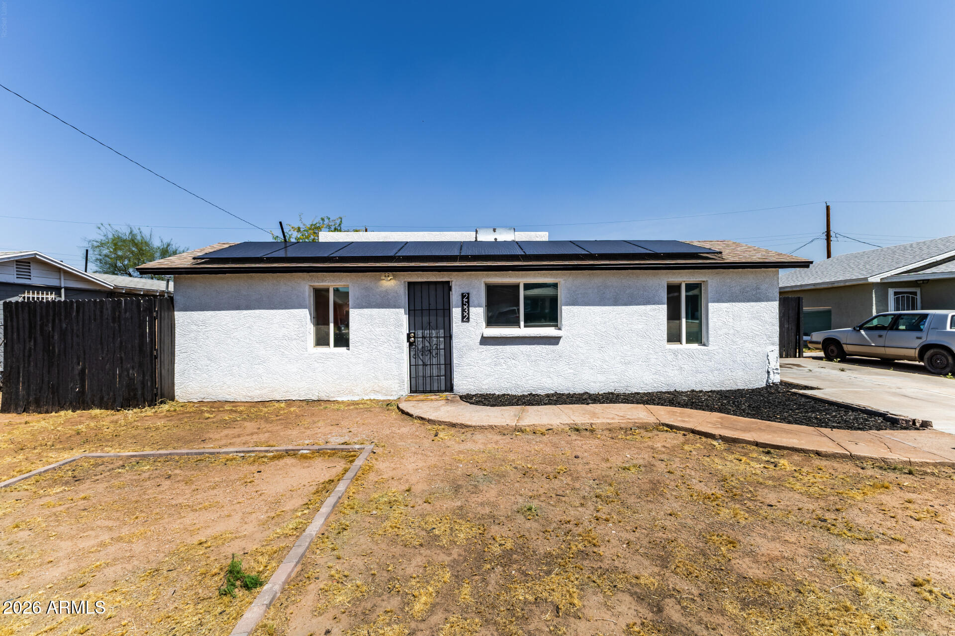 2532 E JONES Avenue, Phoenix, AZ 85040 — Photo 1 of 28
