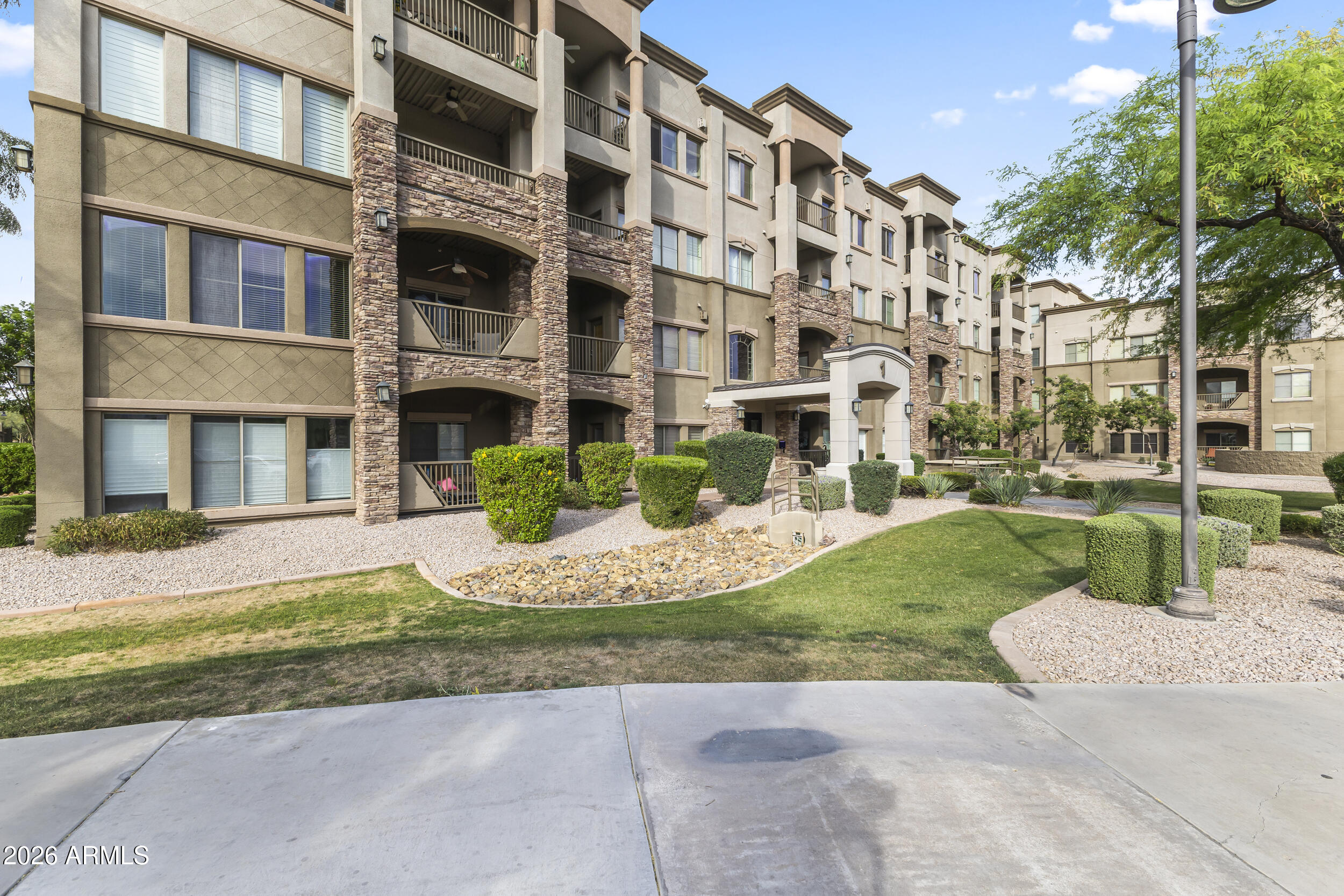 5450 E DEER VALLEY Drive 1002, Phoenix, AZ 85054 — Photo 1 of 25