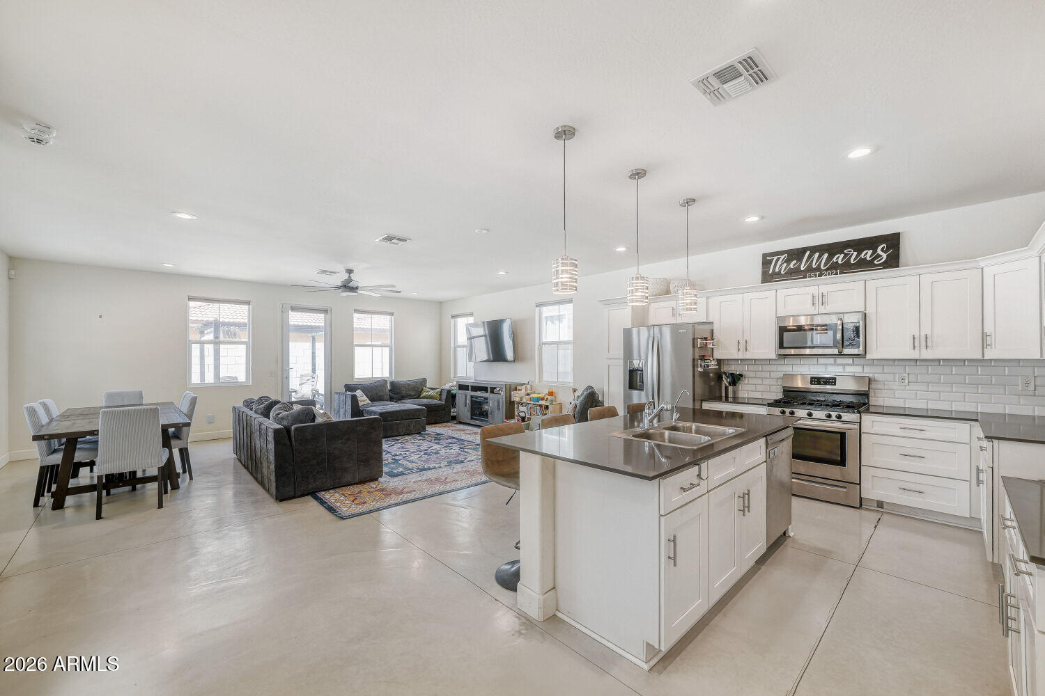 3218 W GLENDALE Avenue 24, Phoenix, AZ 85051 — Photo 1 of 22