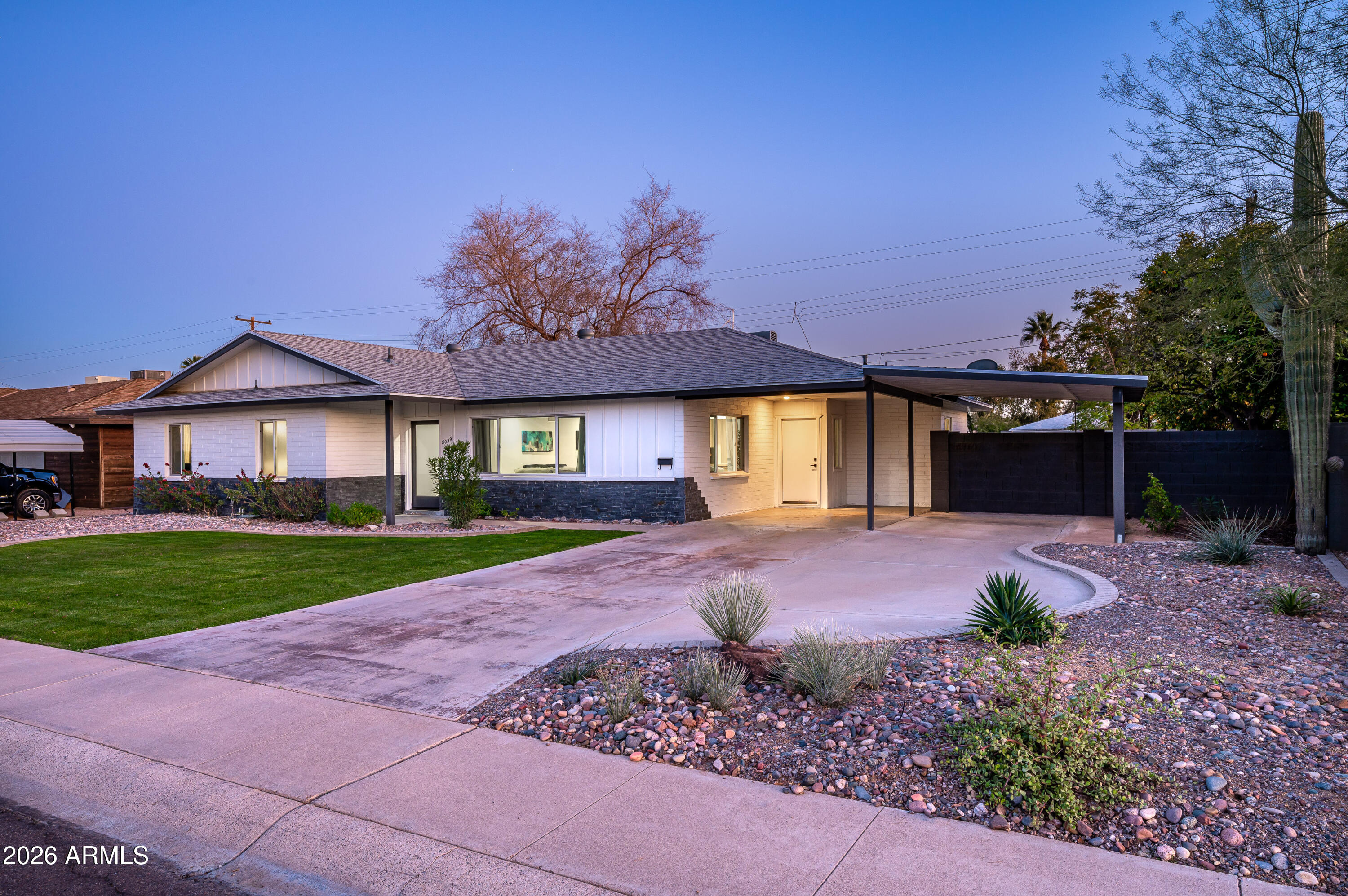8059 E CAMBRIDGE Avenue, Scottsdale, AZ 85257 — Photo 1 of 33