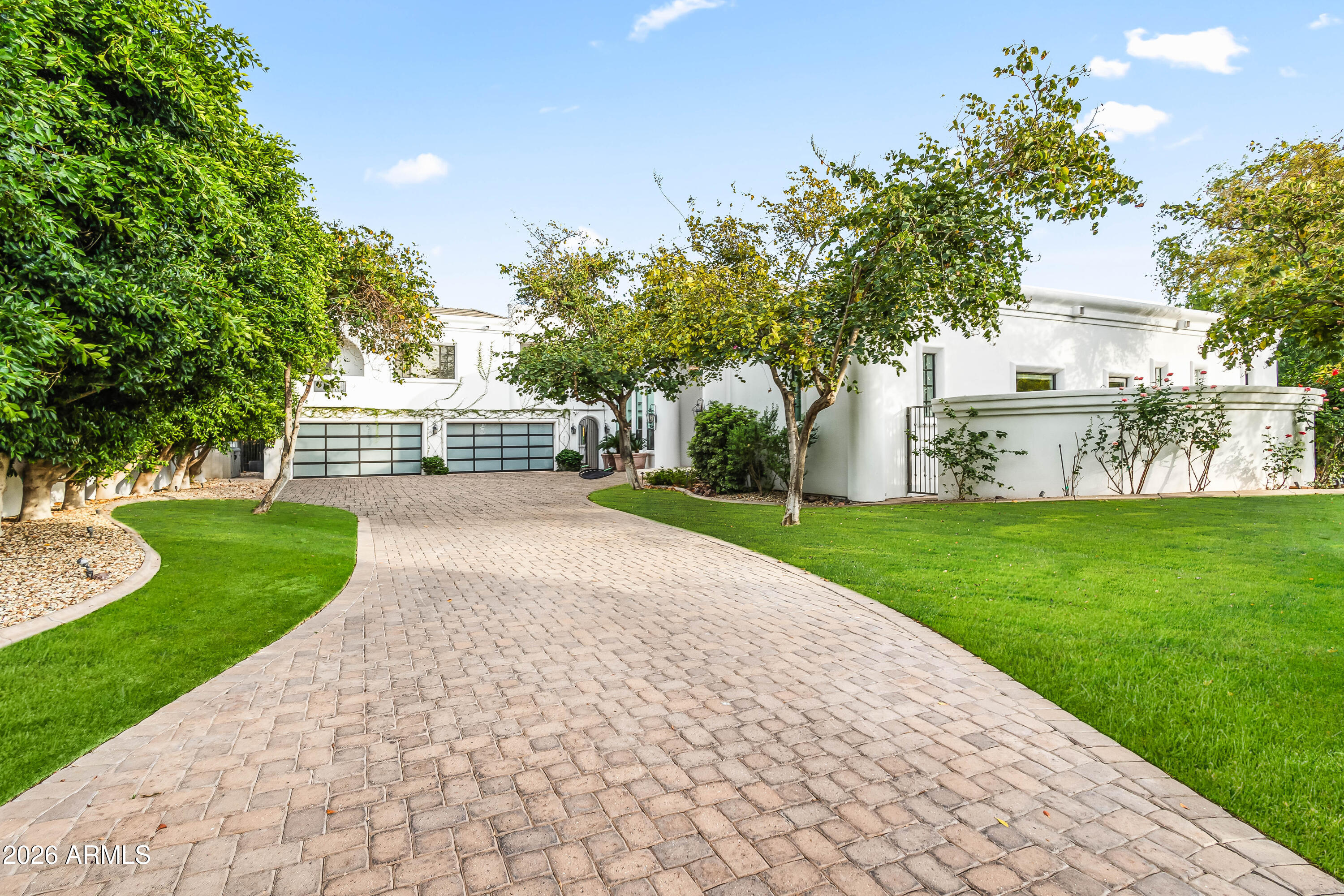 4725 N LAUNFAL Avenue, Phoenix, AZ 85018 — Photo 1 of 40