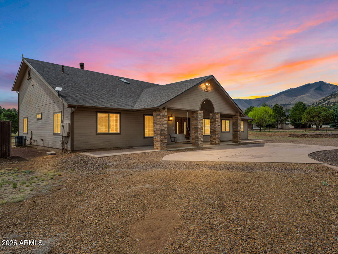 4910 CAMINO DE LOS VIENTOS, Flagstaff, AZ 86004 — Photo 1 of 57