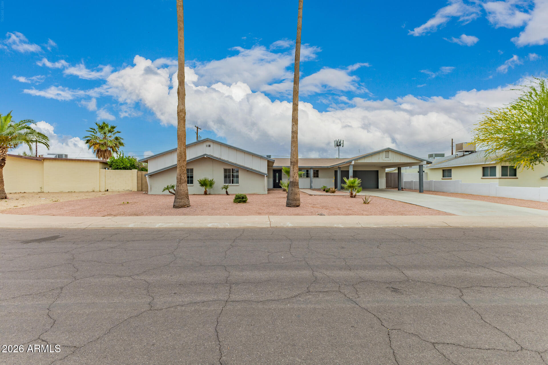 5017 N 64th Avenue, Glendale, AZ 85301 — Photo 1 of 32