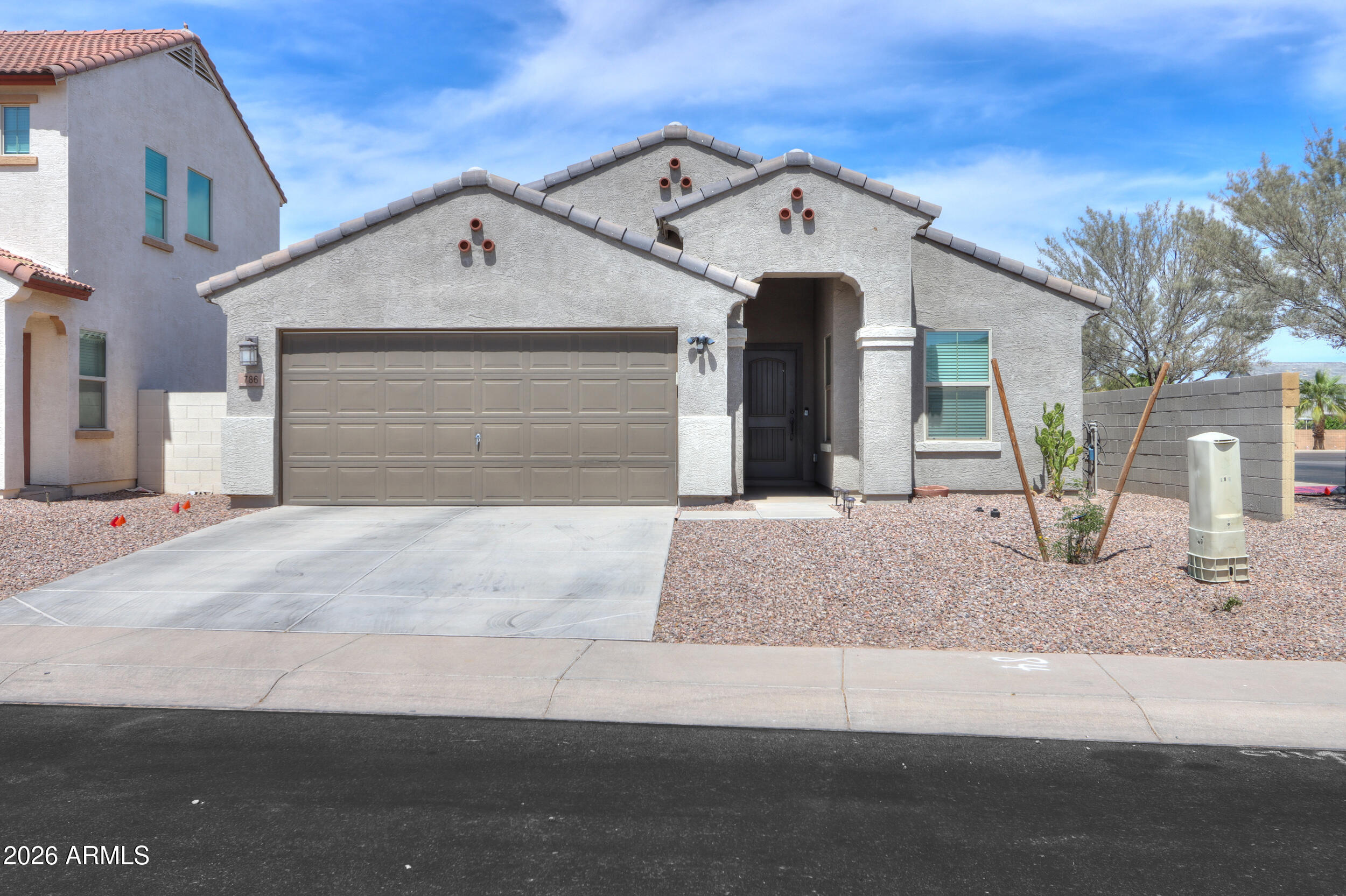 786 W Kingman Drive, Casa Grande, AZ 85122 — Photo 1 of 32
