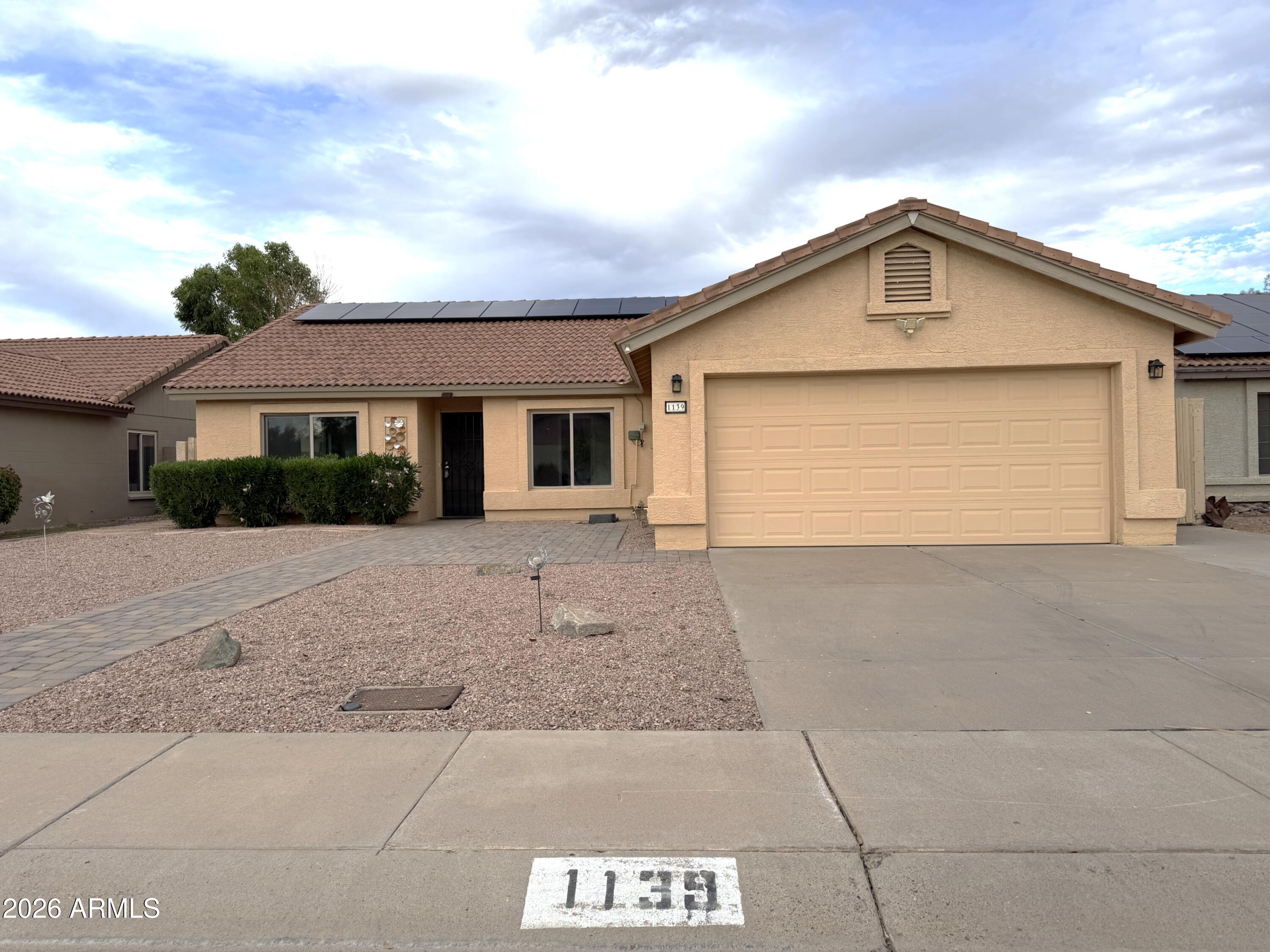 1139 N GRANITE Street, Gilbert, AZ 85234 — Photo 1 of 38