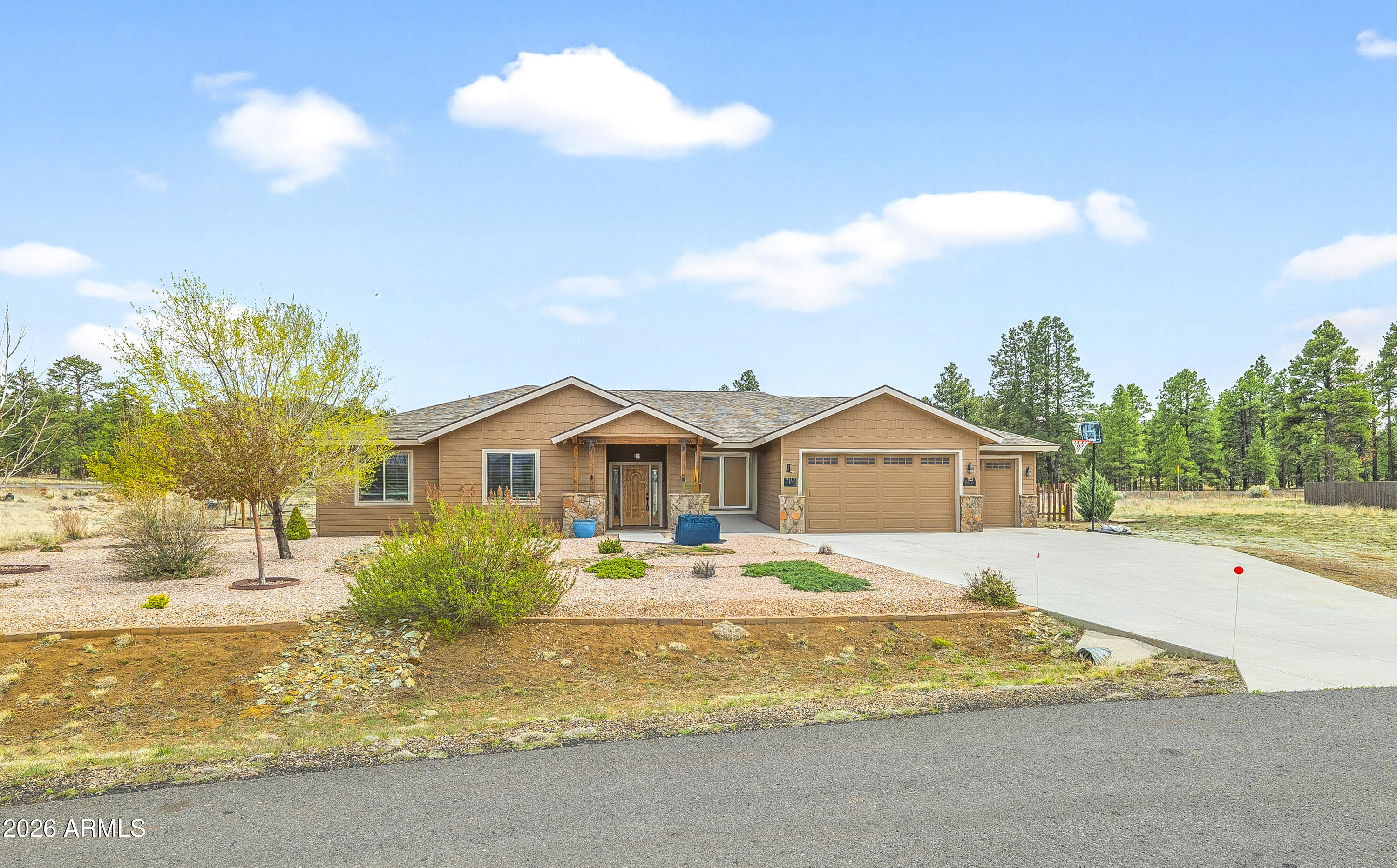 10418 LUNDIN Road, Flagstaff, AZ 86004 — Photo 1 of 32