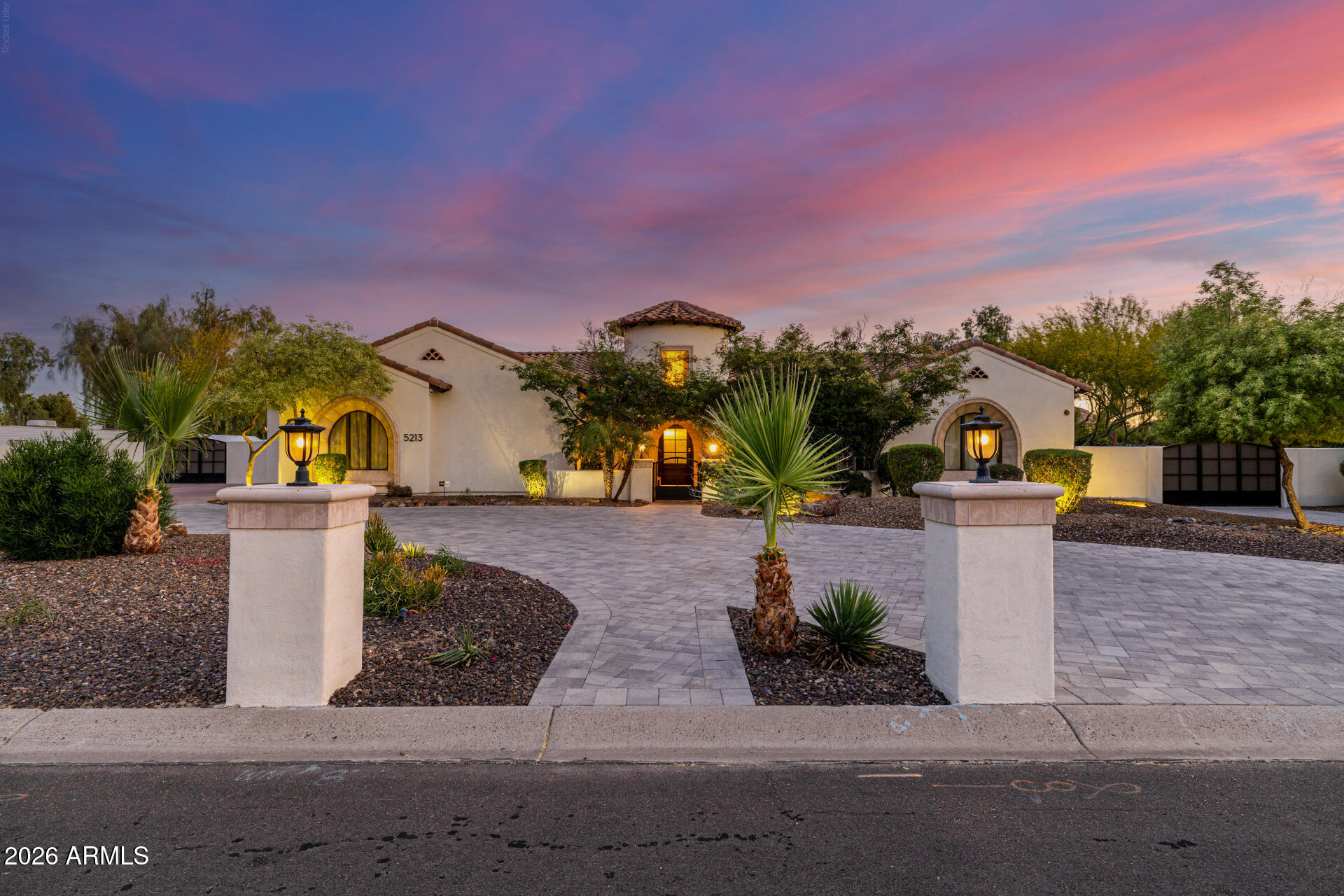 5213 W PARK VIEW Lane, Glendale, AZ 85310 — Photo 1 of 112