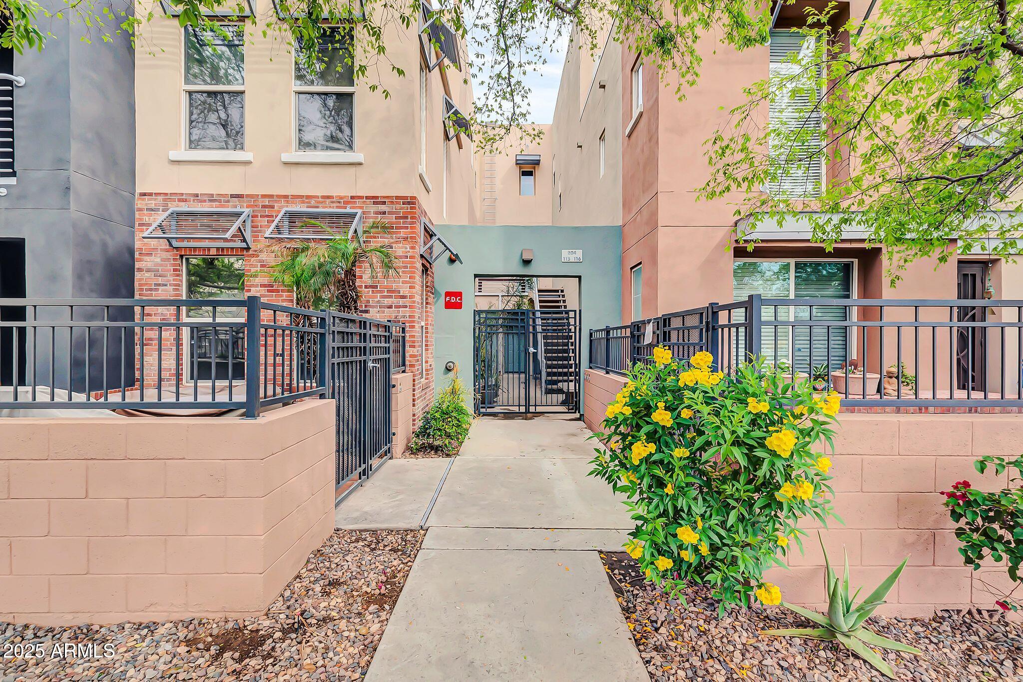 706 E WASHINGTON Street 204, Phoenix, AZ 85034 — Photo 1 of 31