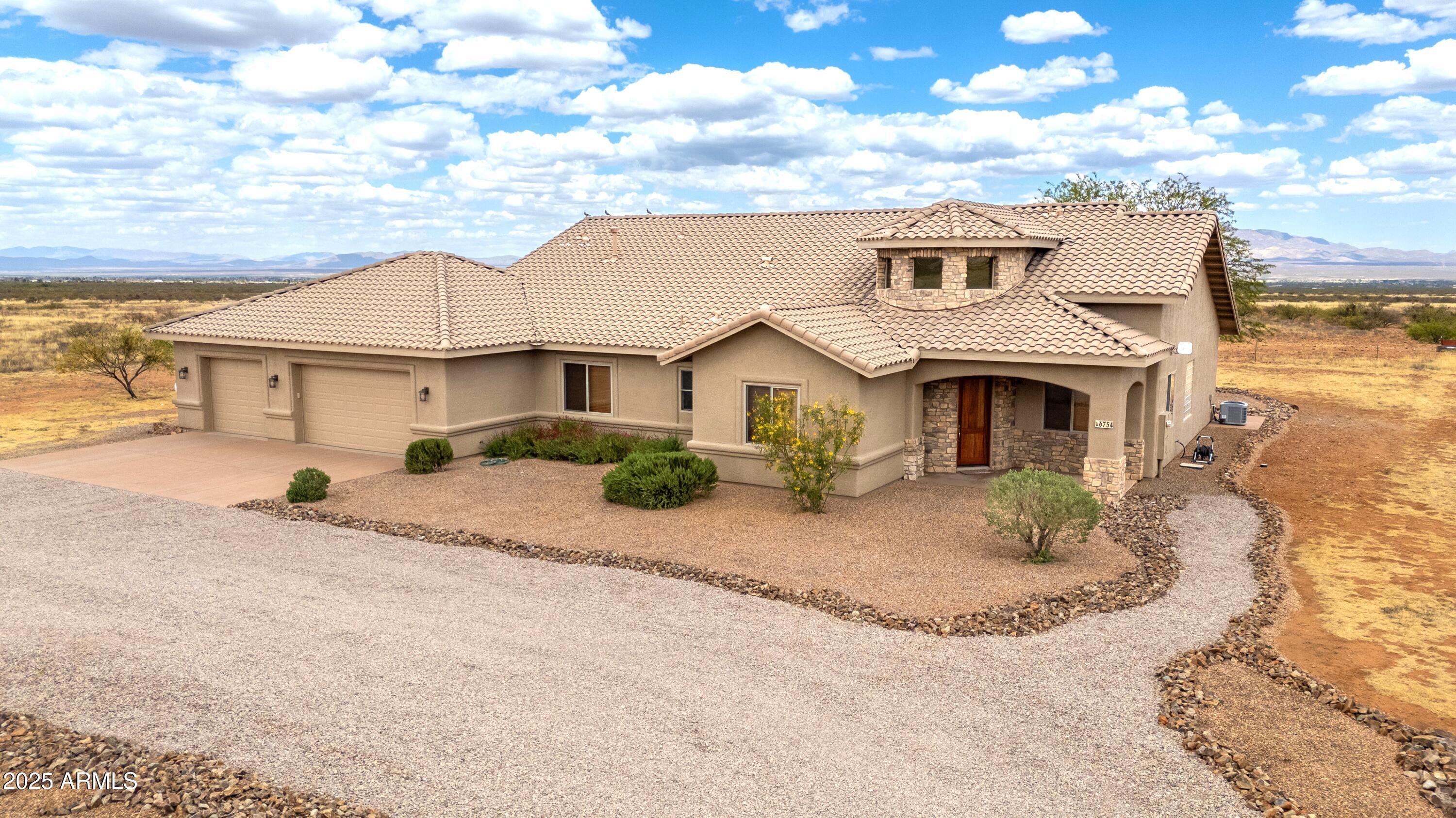 6754 E ROBERTO Loop, Hereford, AZ 85615 — Photo 1 of 61