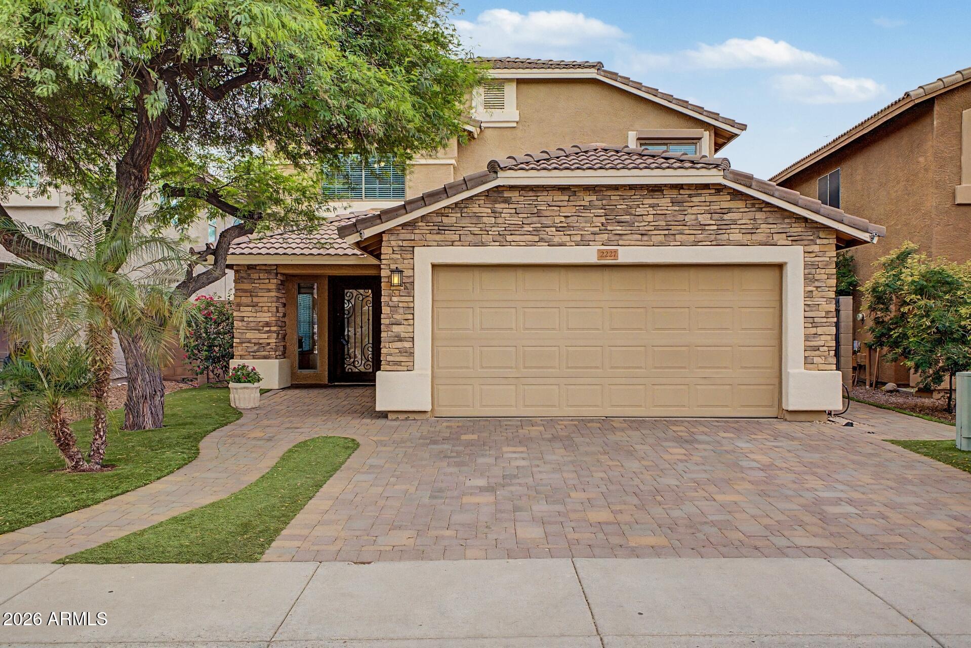 2227 E PARKSIDE Lane, Phoenix, AZ 85024 — Photo 1 of 36