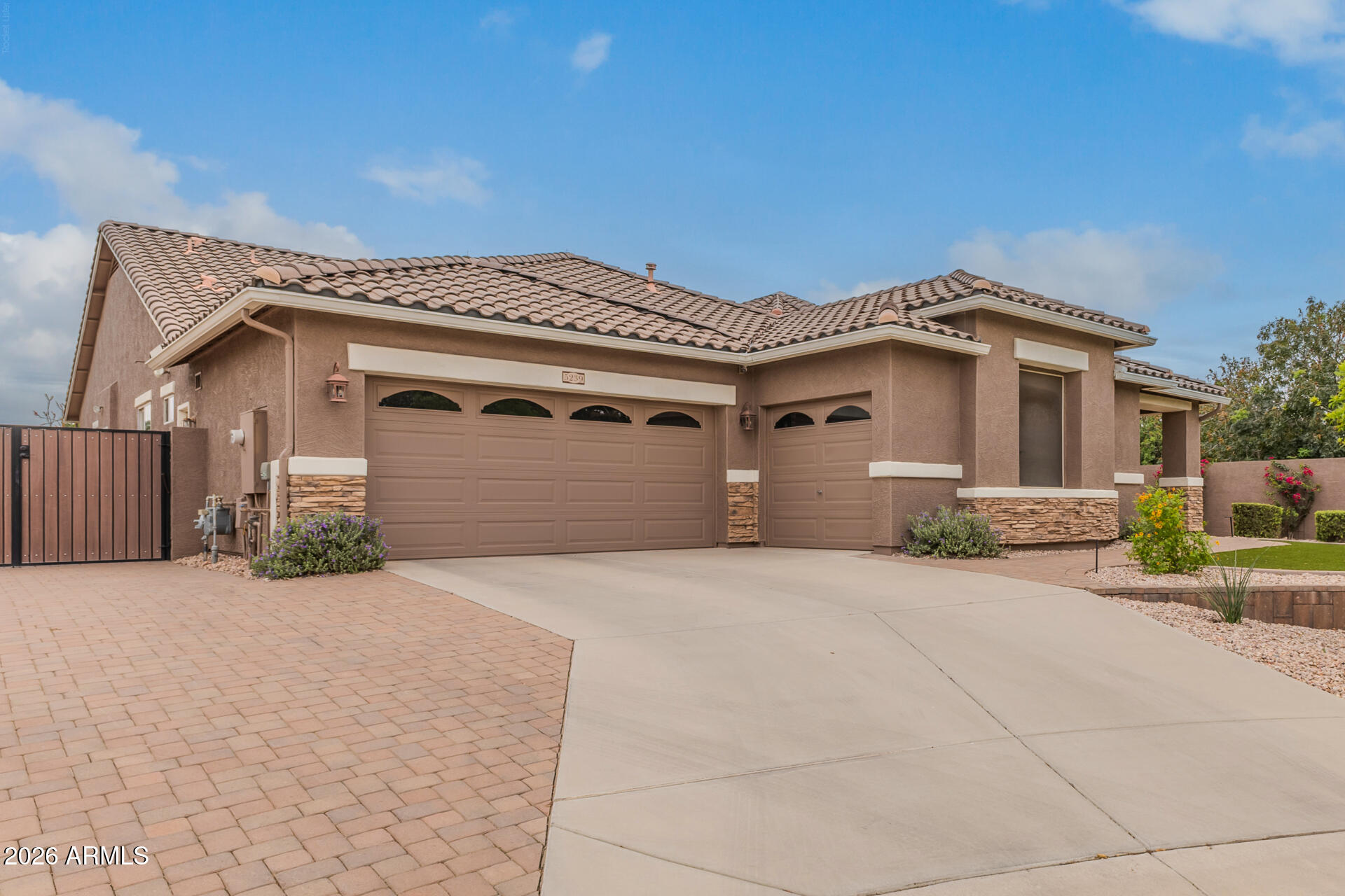 5239 S AMETHYST Place, Chandler, AZ 85249 — Photo 1 of 37