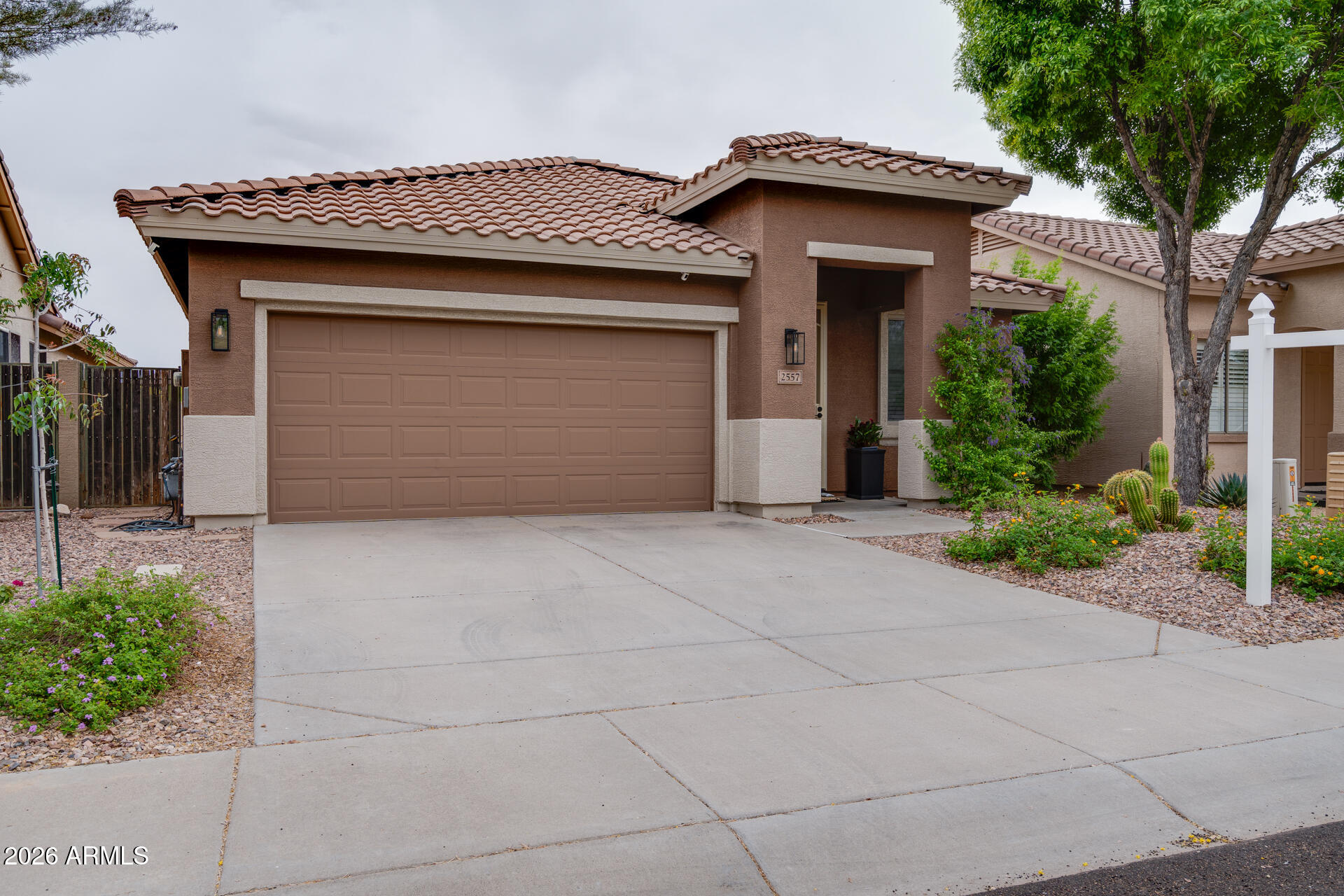 2557 W BISBEE Way, Phoenix, AZ 85086 — Photo 1 of 52