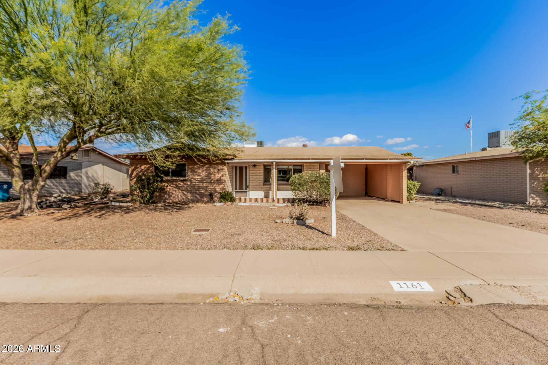 1161 S OCOTILLO Drive, Apache Junction, AZ 85120 — Photo 1 of 23