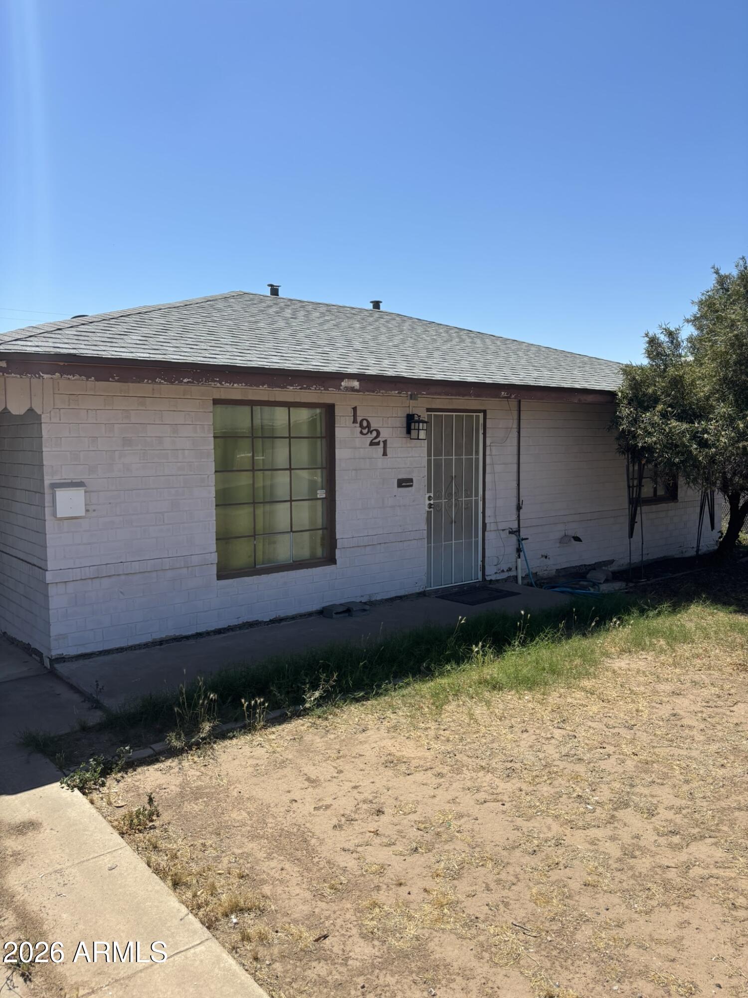 1921 W WHITTON Avenue, Phoenix, AZ 85015 — Photo 1 of 15