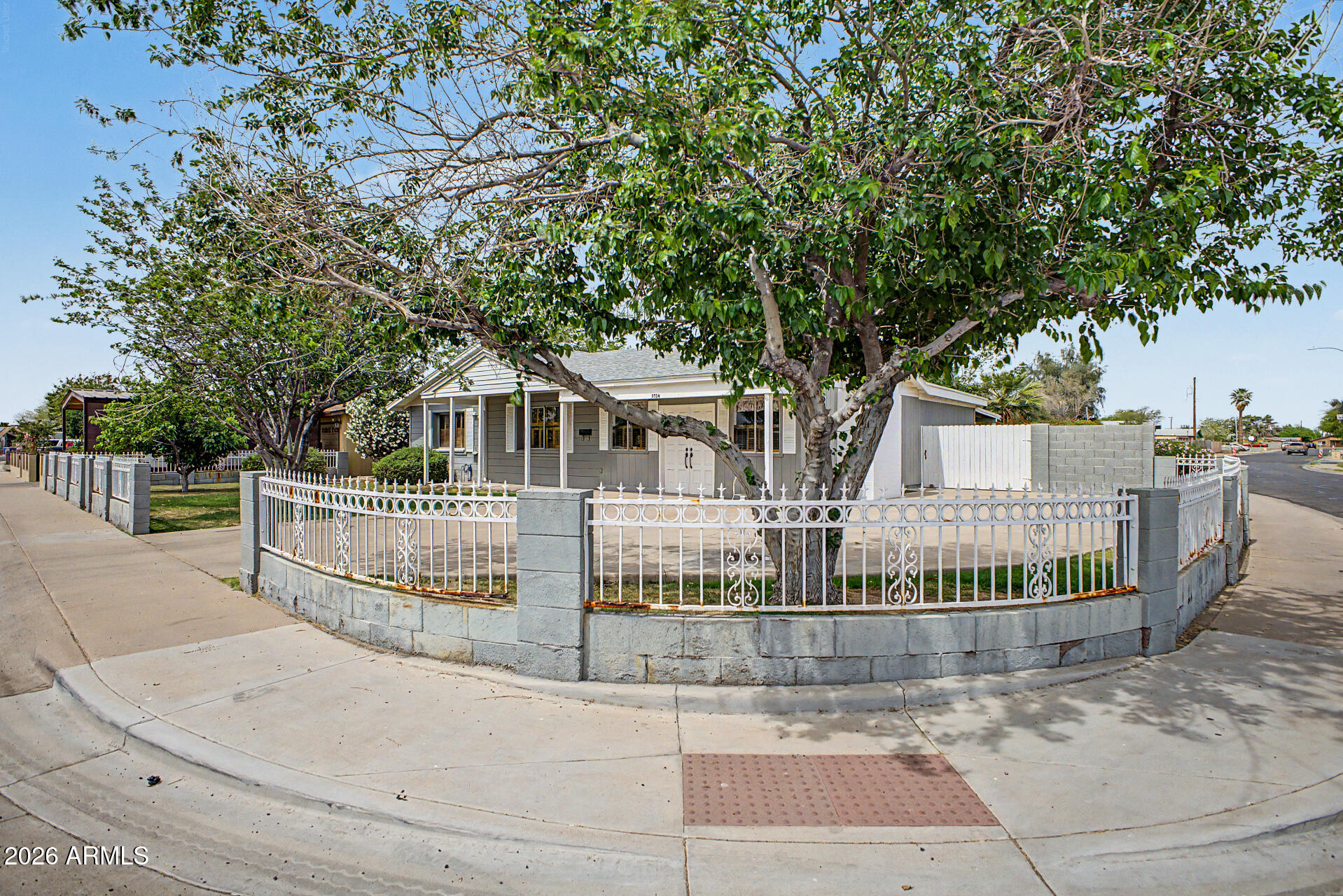 5324 W LEWIS Avenue, Phoenix, AZ 85035 — Photo 1 of 34