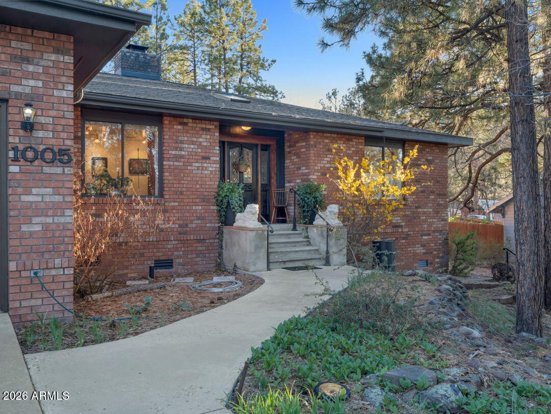 1005 W PARK Way, Williams, AZ 86046 — Photo 1 of 59