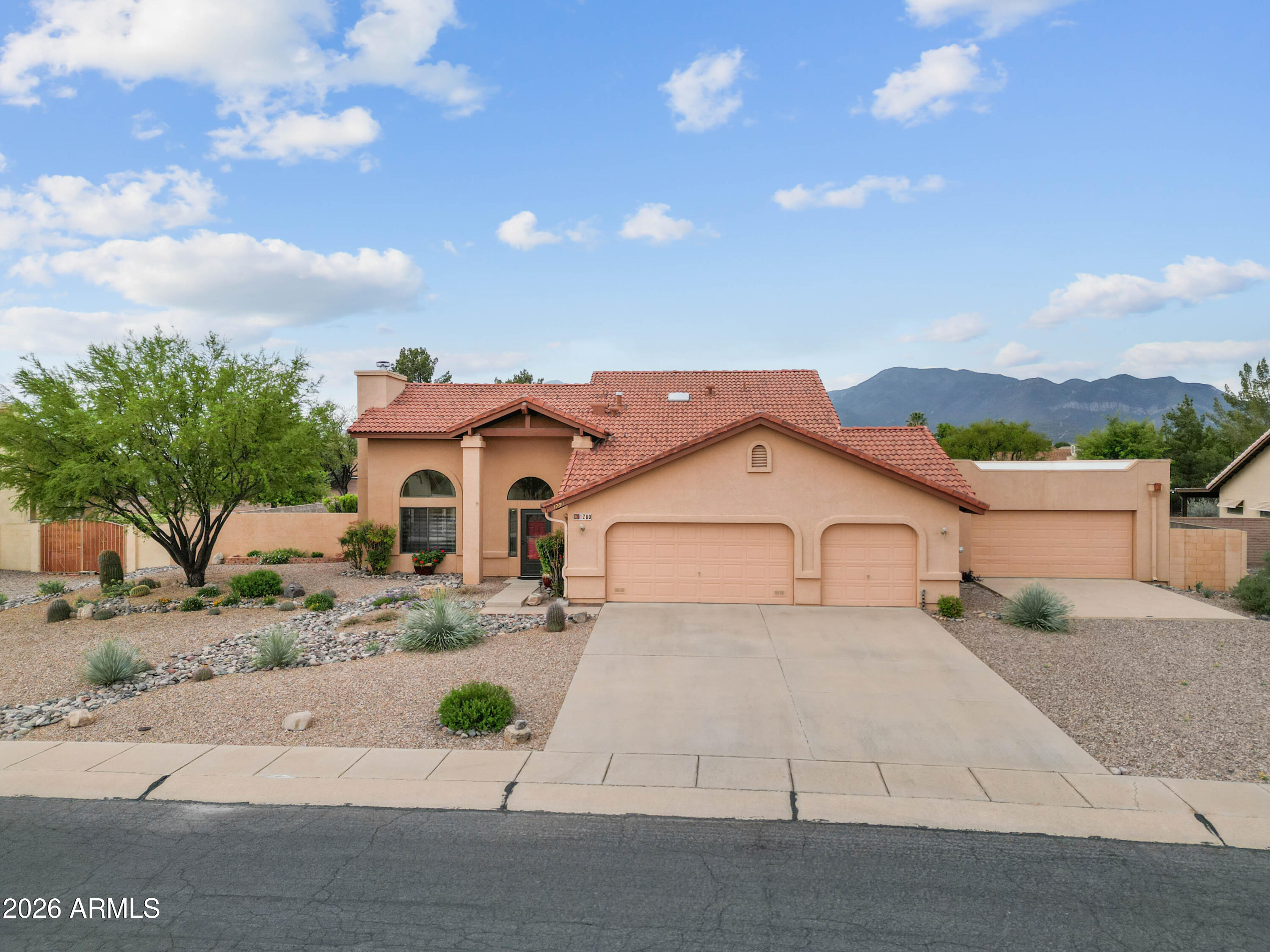 1780 SUNVIEW Way, Sierra Vista, AZ 85635 — Photo 1 of 64