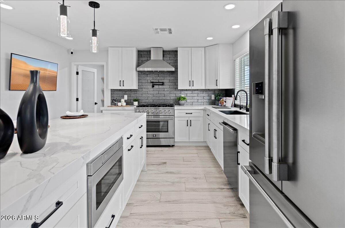 11615 N 30TH Street, Phoenix, AZ 85028 — Photo 1 of 35