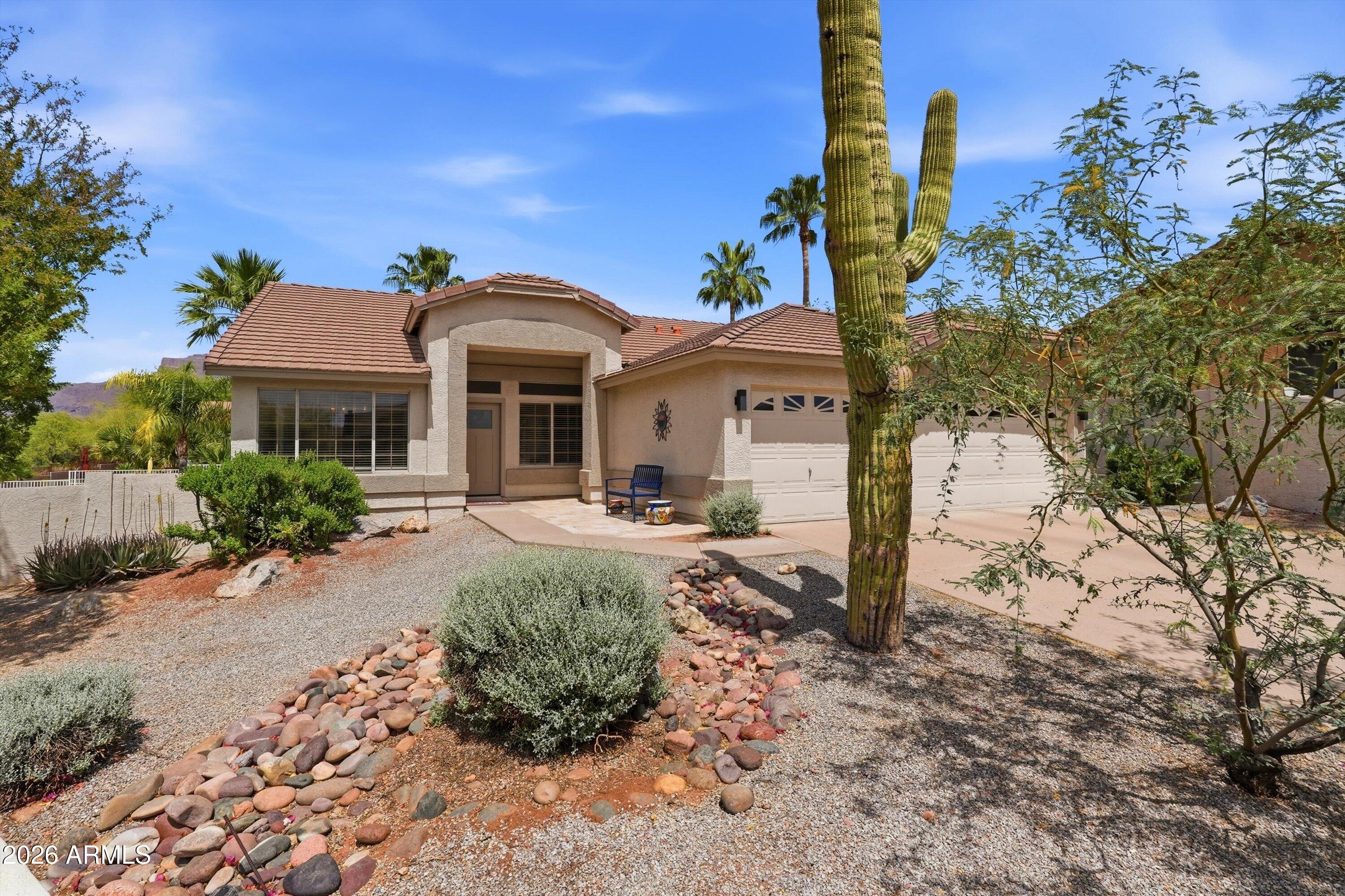 10142 E DAYBREAK Place, Gold Canyon, AZ 85118 — Photo 1 of 30