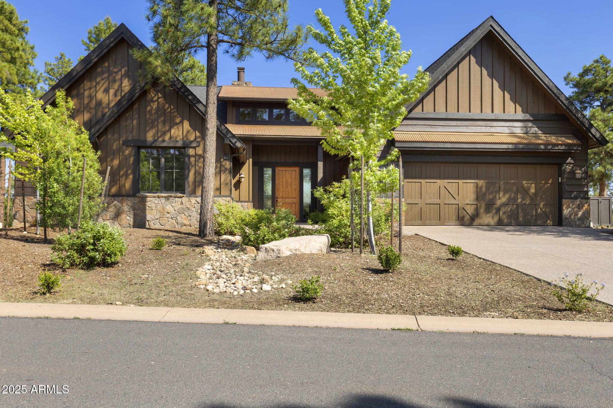 2645 E TELLURIDE Drive, Flagstaff, AZ 86005 — Photo 1 of 52