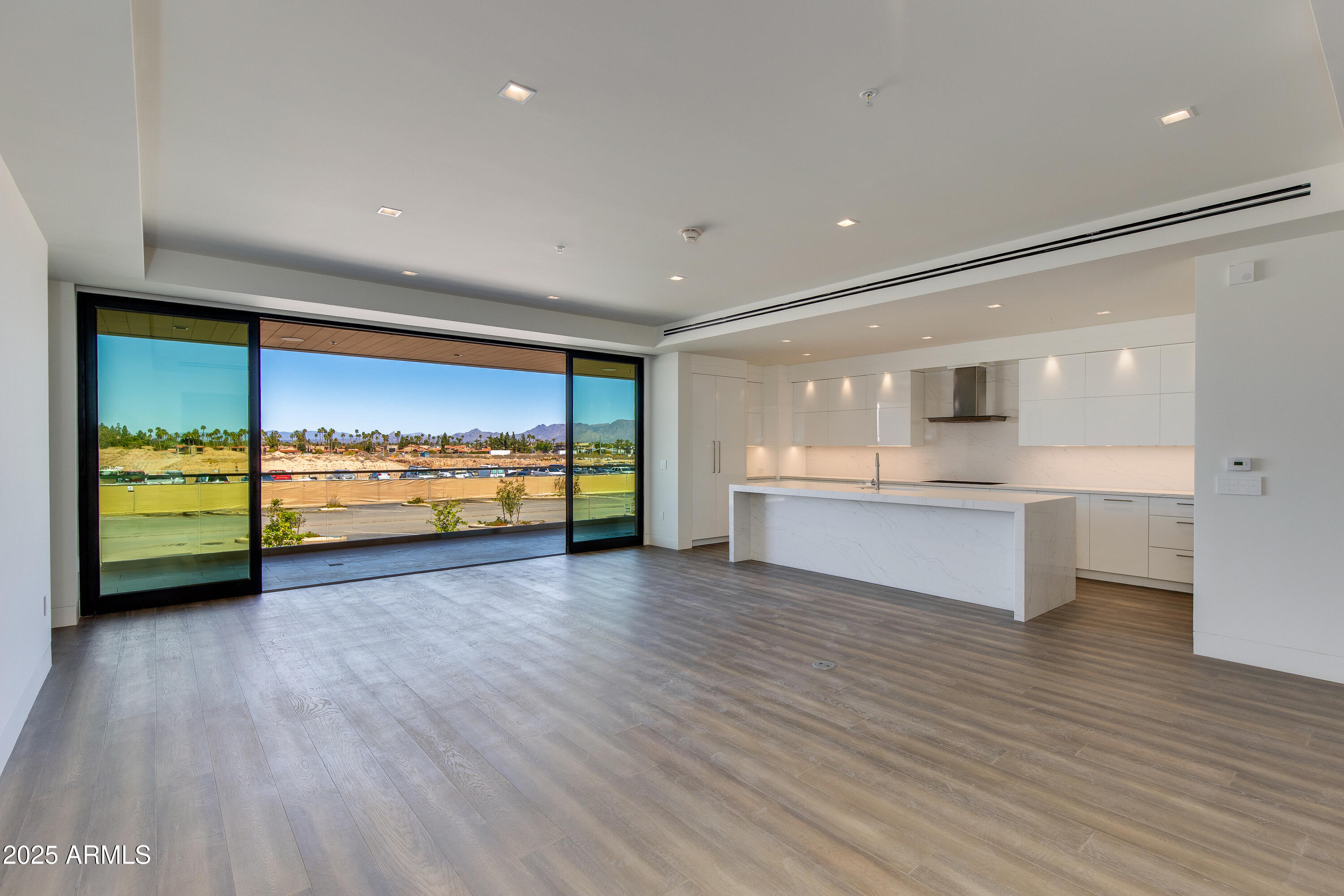 6587 N PALMERAIE Boulevard 2011, Paradise Valley, AZ 85253 — Photo 1 of 35