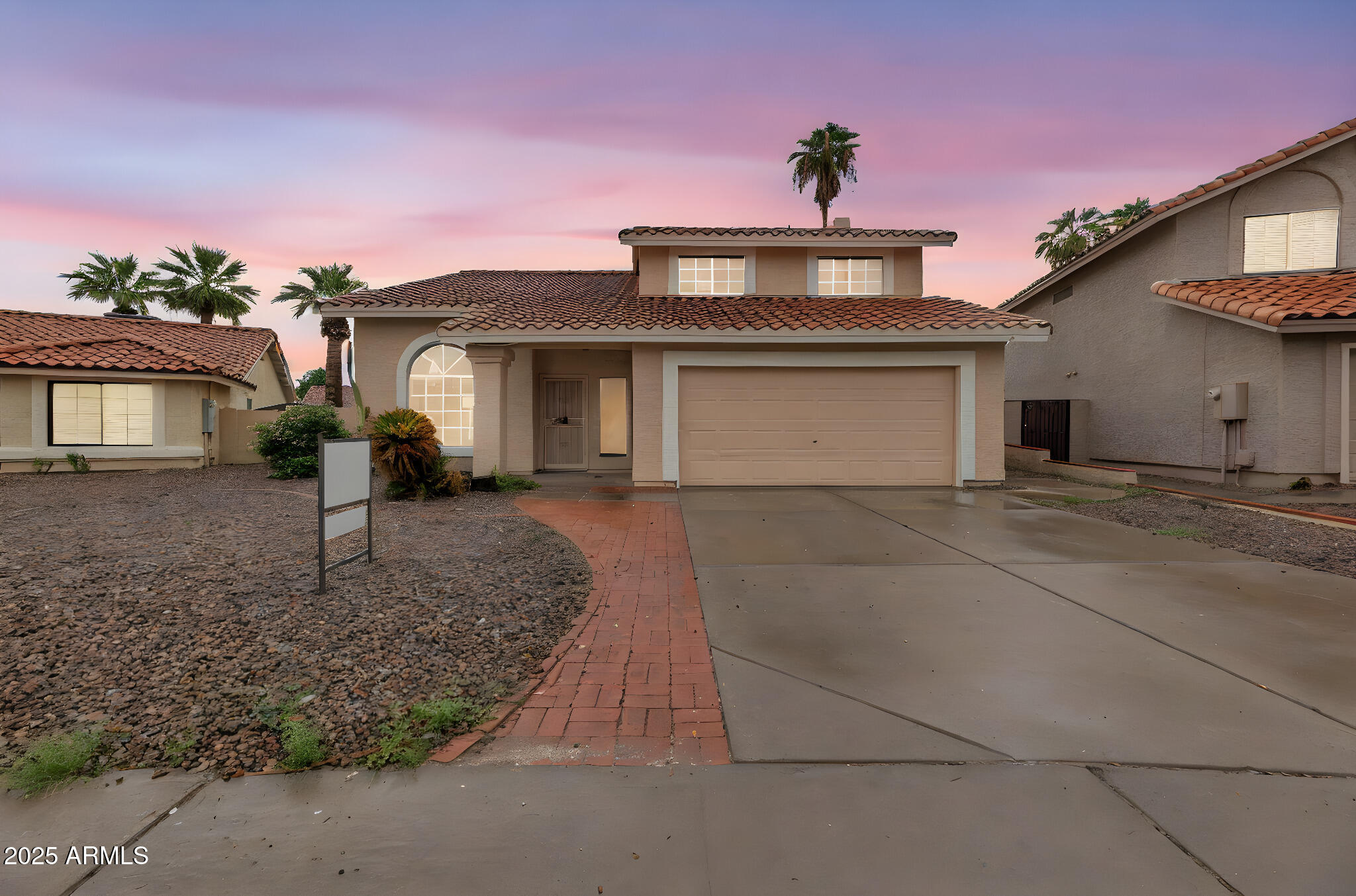 4216 E AMBERWOOD Drive, Phoenix, AZ 85048 — Photo 1 of 16