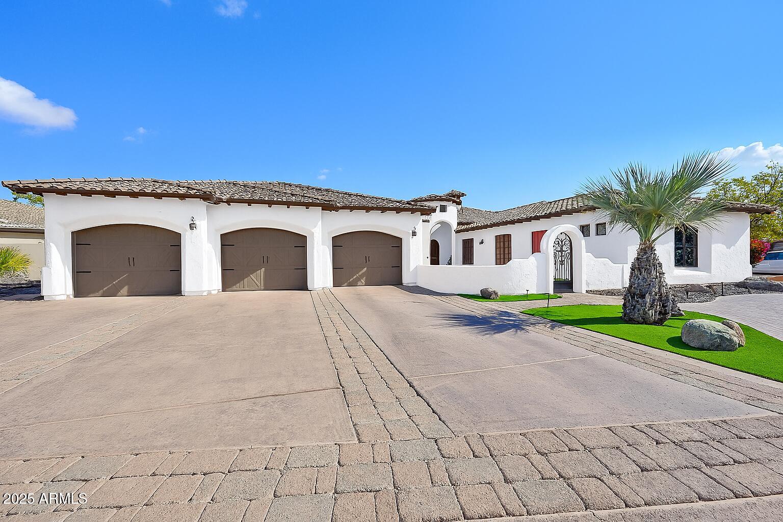 351 N CLOVERFIELD Circle, Litchfield Park, AZ 85340 — Photo 1 of 41
