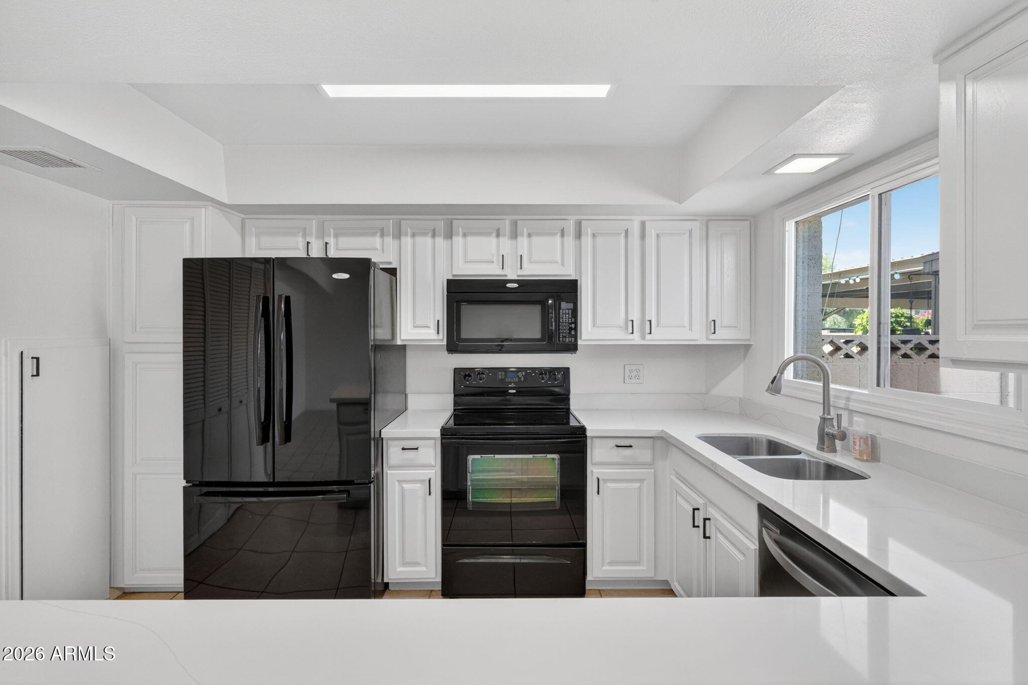 8548 E MCDONALD Drive, Scottsdale, AZ 85250 — Photo 1 of 17