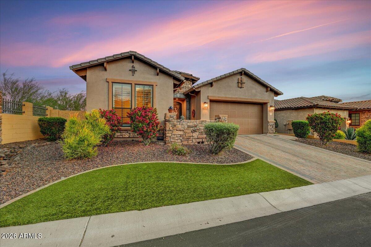 9155 E LEONORA Street, Mesa, AZ 85207 — Photo 1 of 44